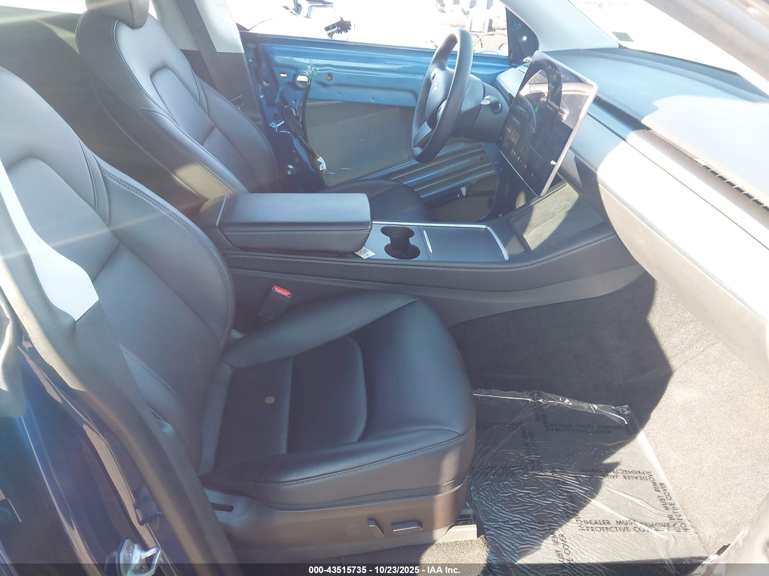 TESLA MODEL image 5