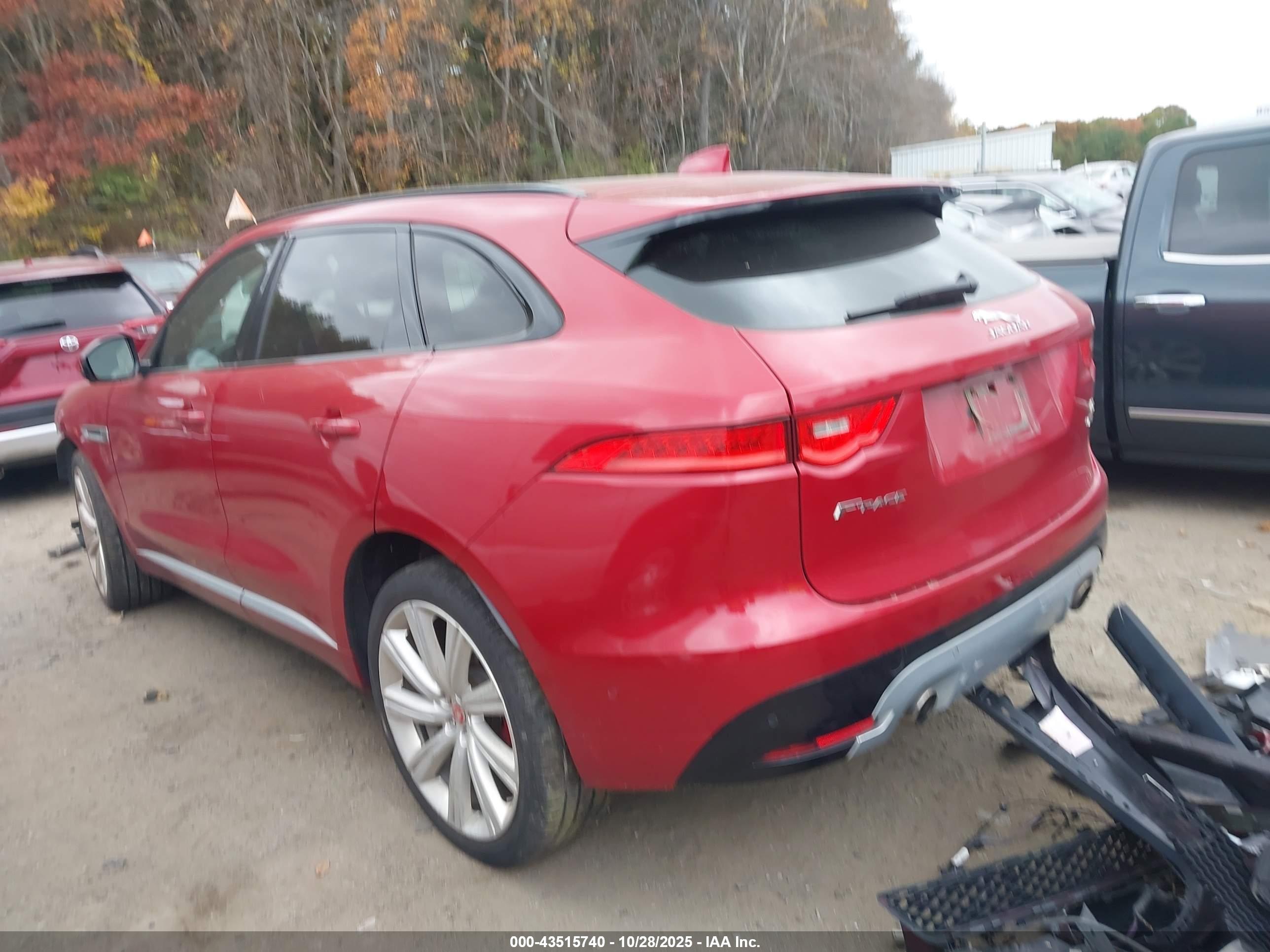 JAGUAR F-PACE image 3