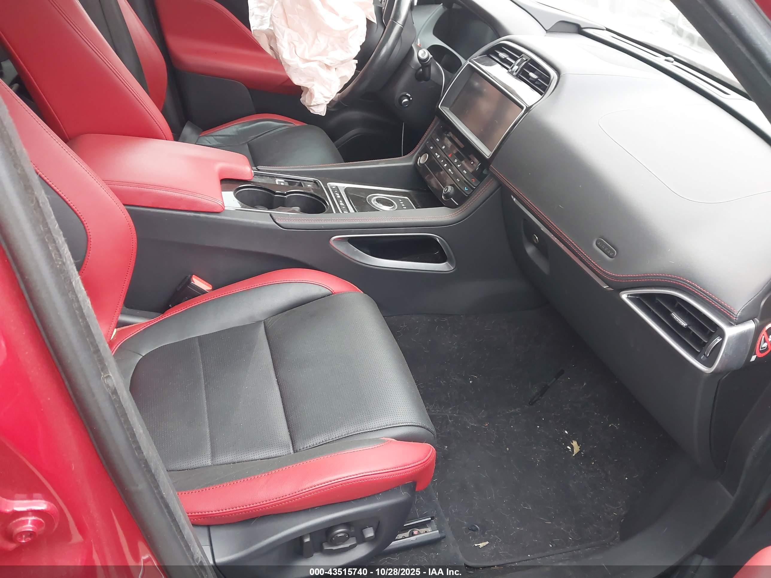 JAGUAR F-PACE image 5