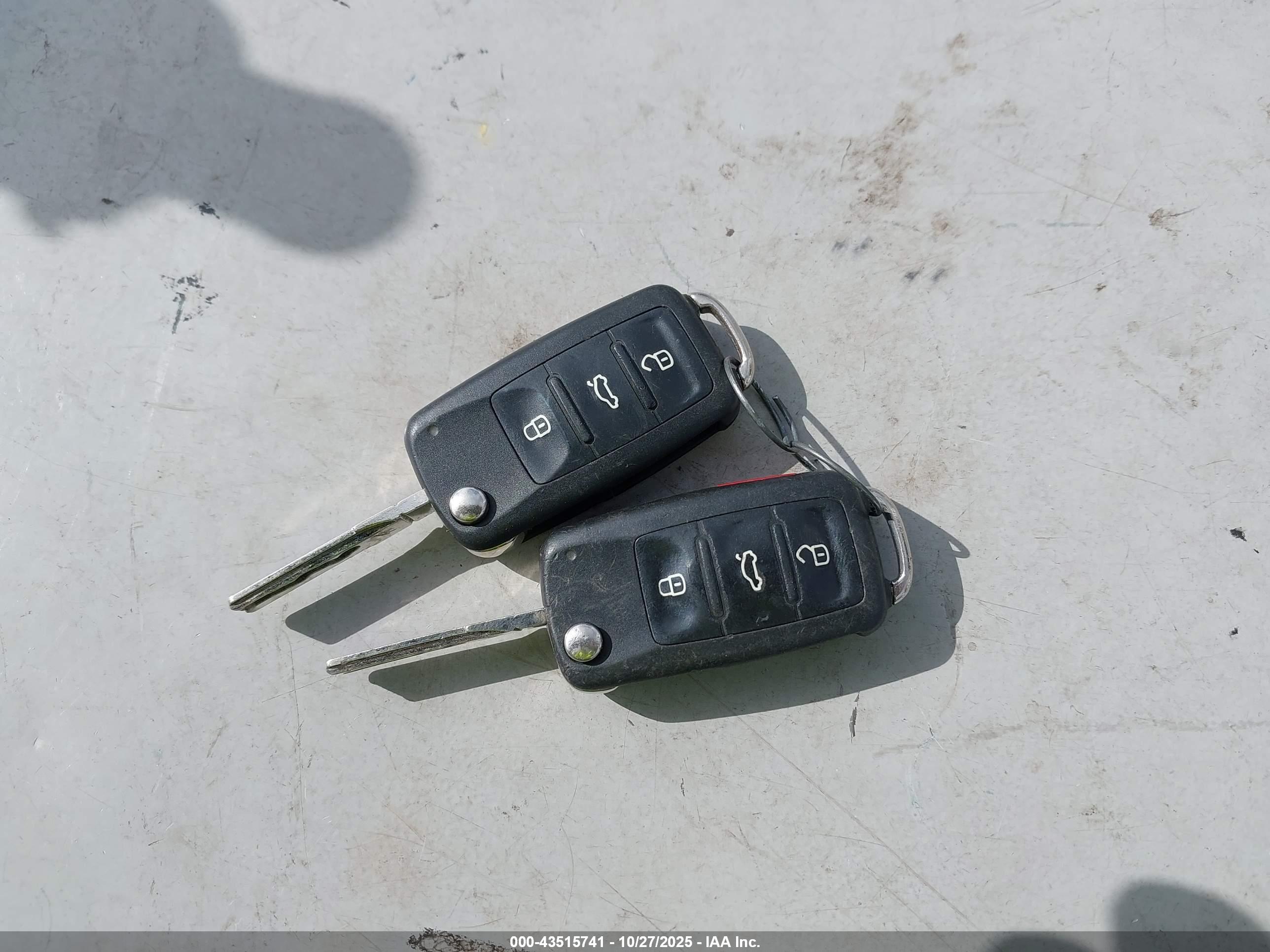 VOLKSWAGEN PASSAT image 11
