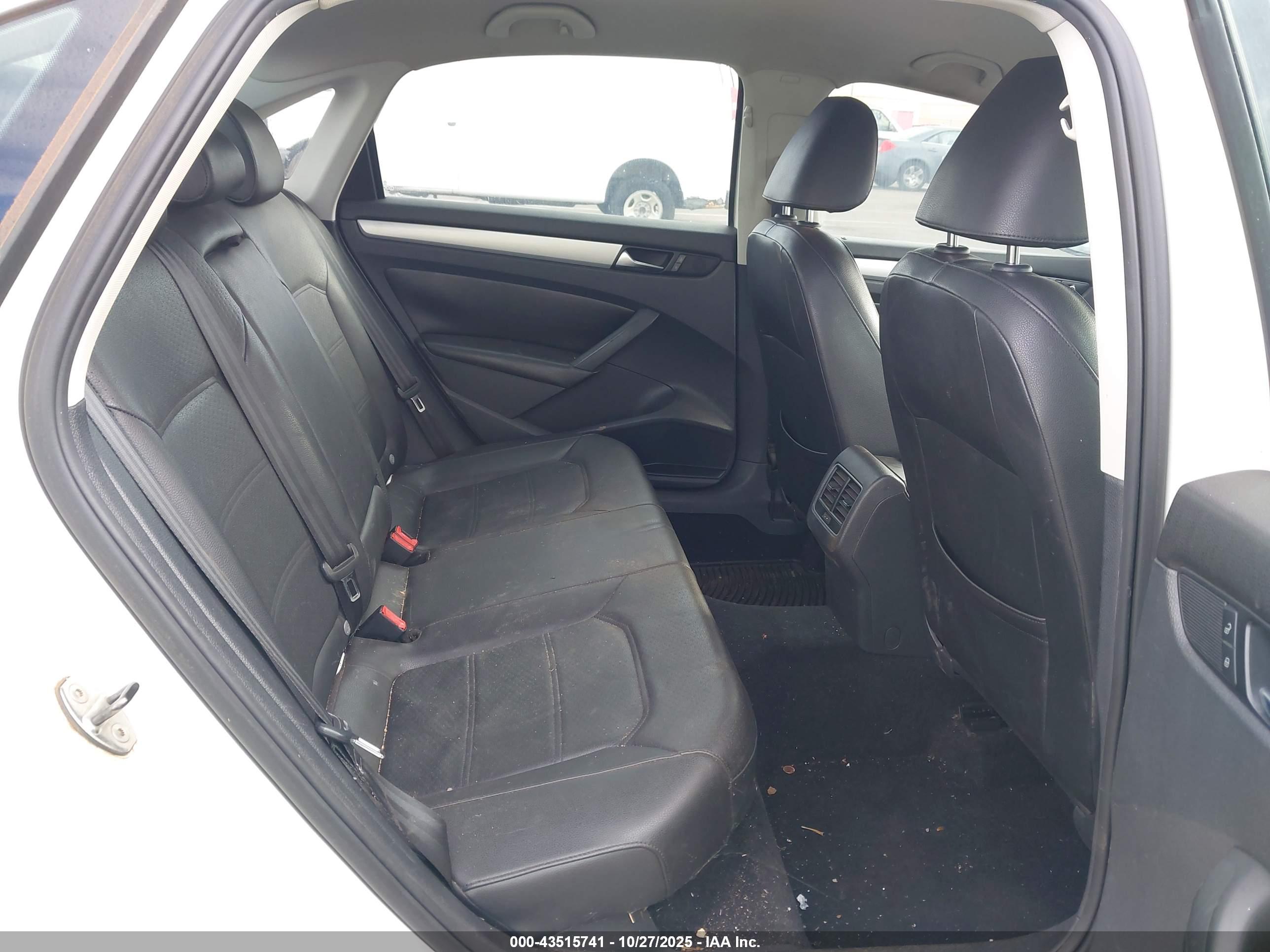 VOLKSWAGEN PASSAT image 8