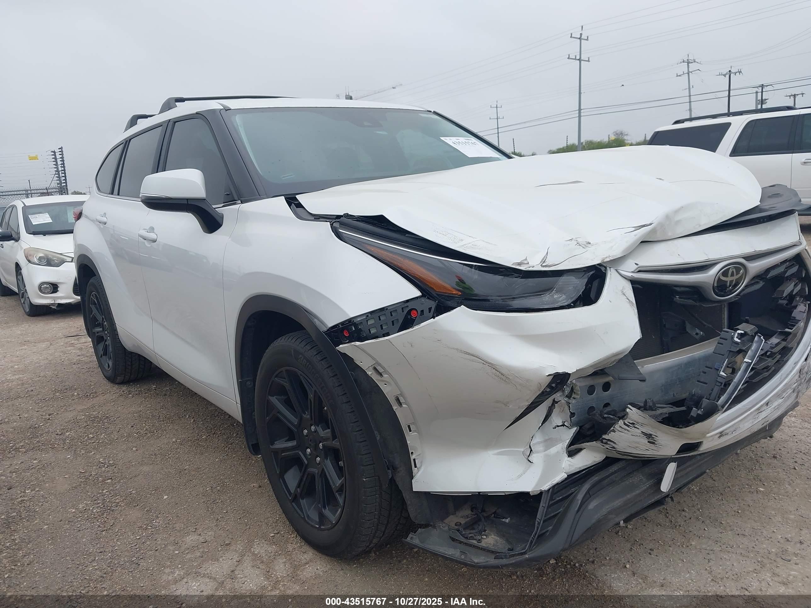 TOYOTA HIGHLANDER image 6