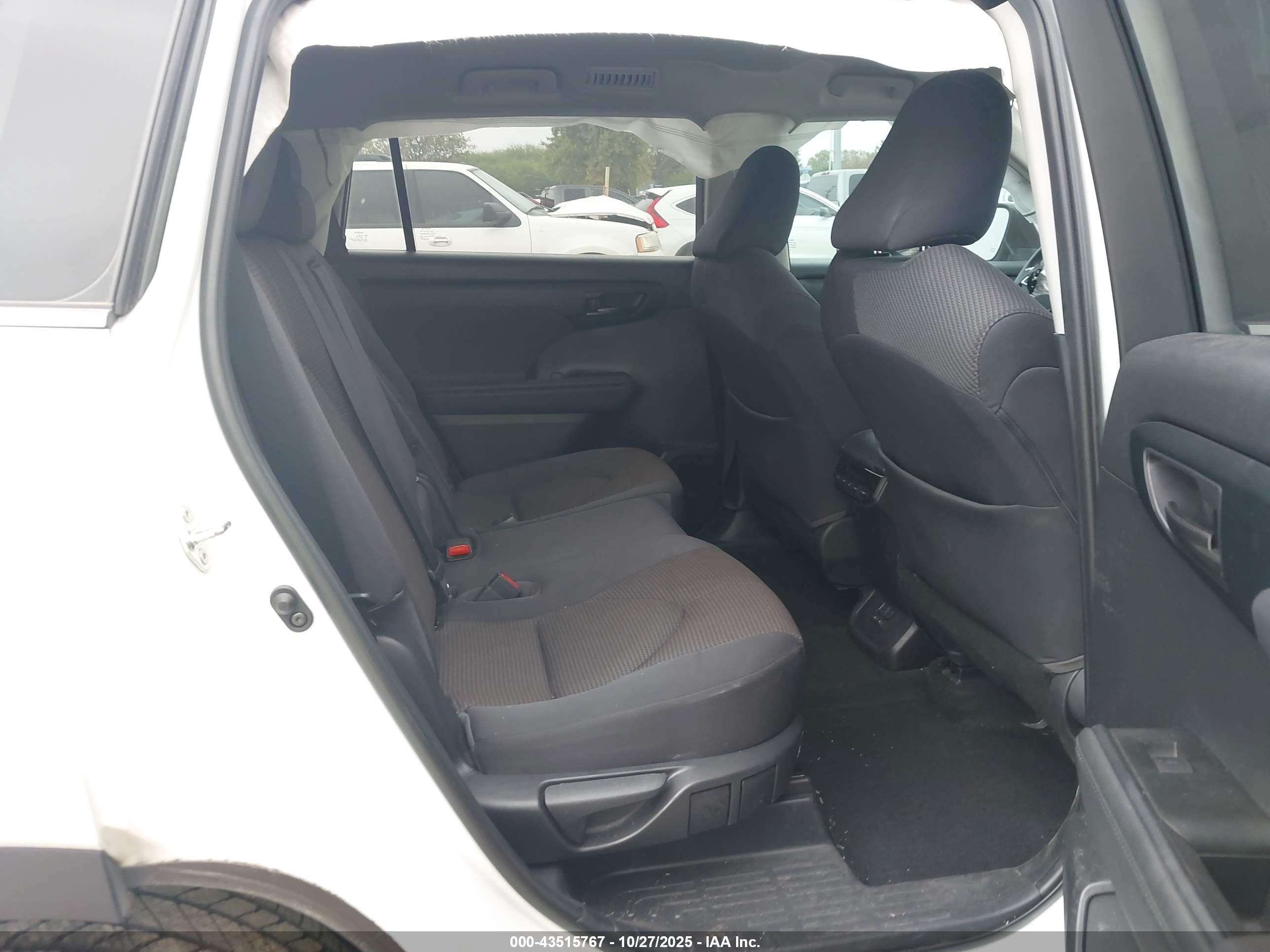TOYOTA HIGHLANDER image 8