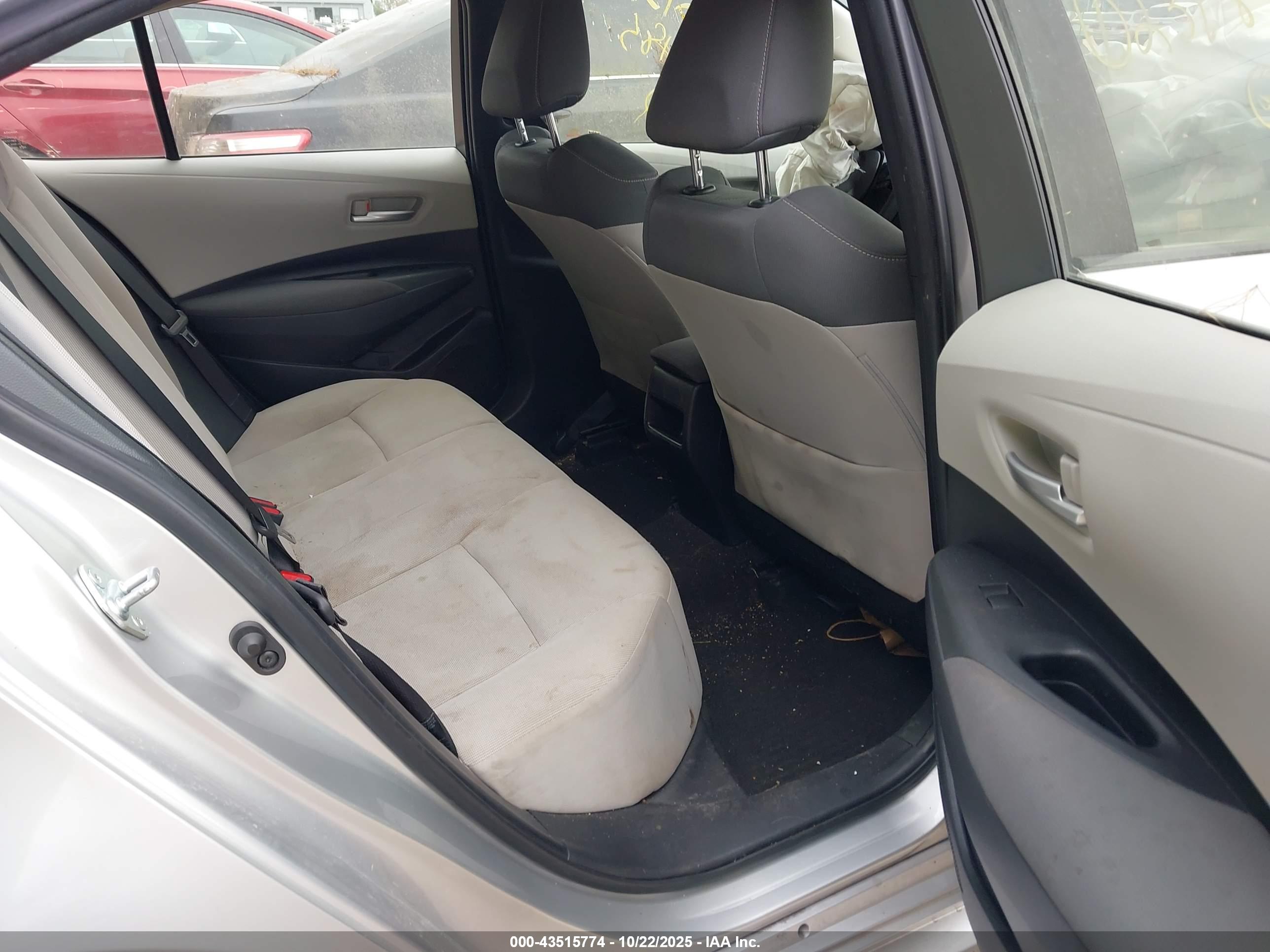 TOYOTA COROLLA image 8