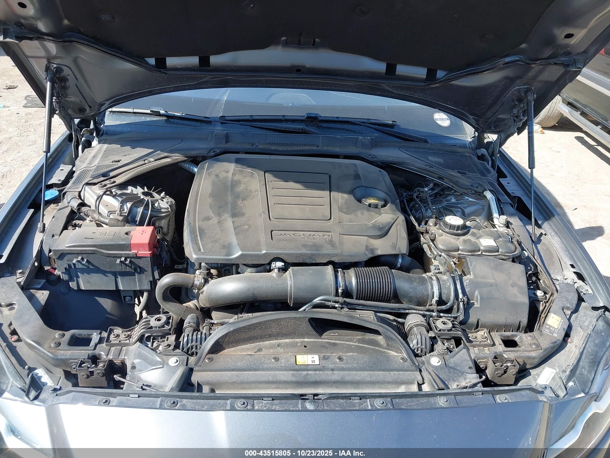 JAGUAR XF image 10