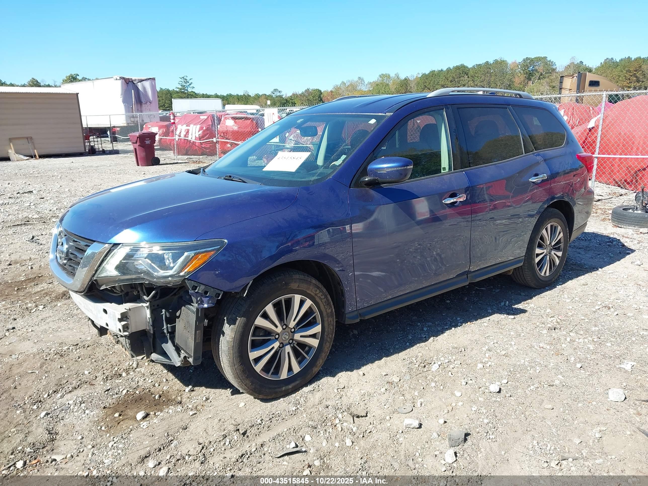 NISSAN PATHFINDER image 2