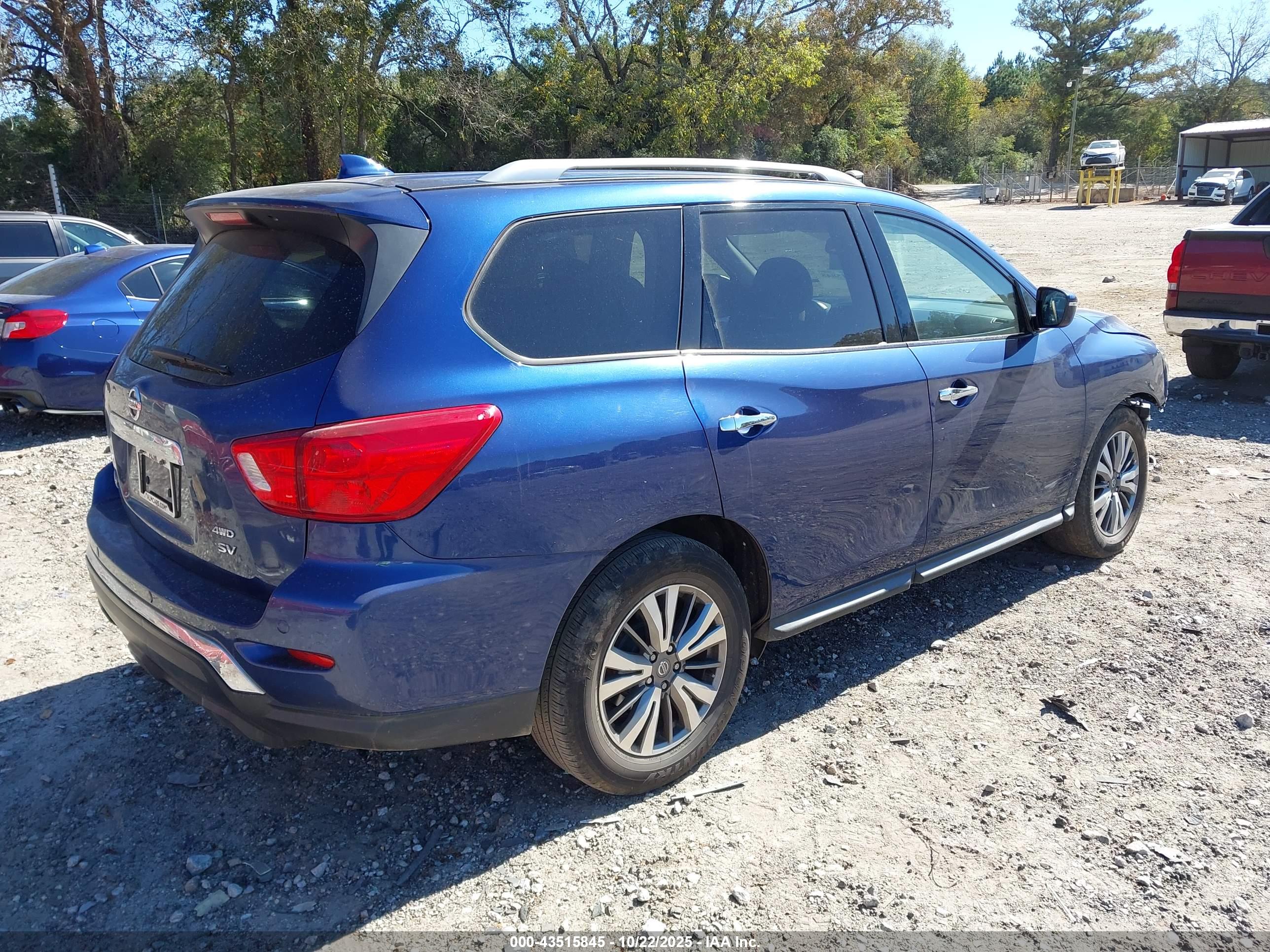 NISSAN PATHFINDER image 4