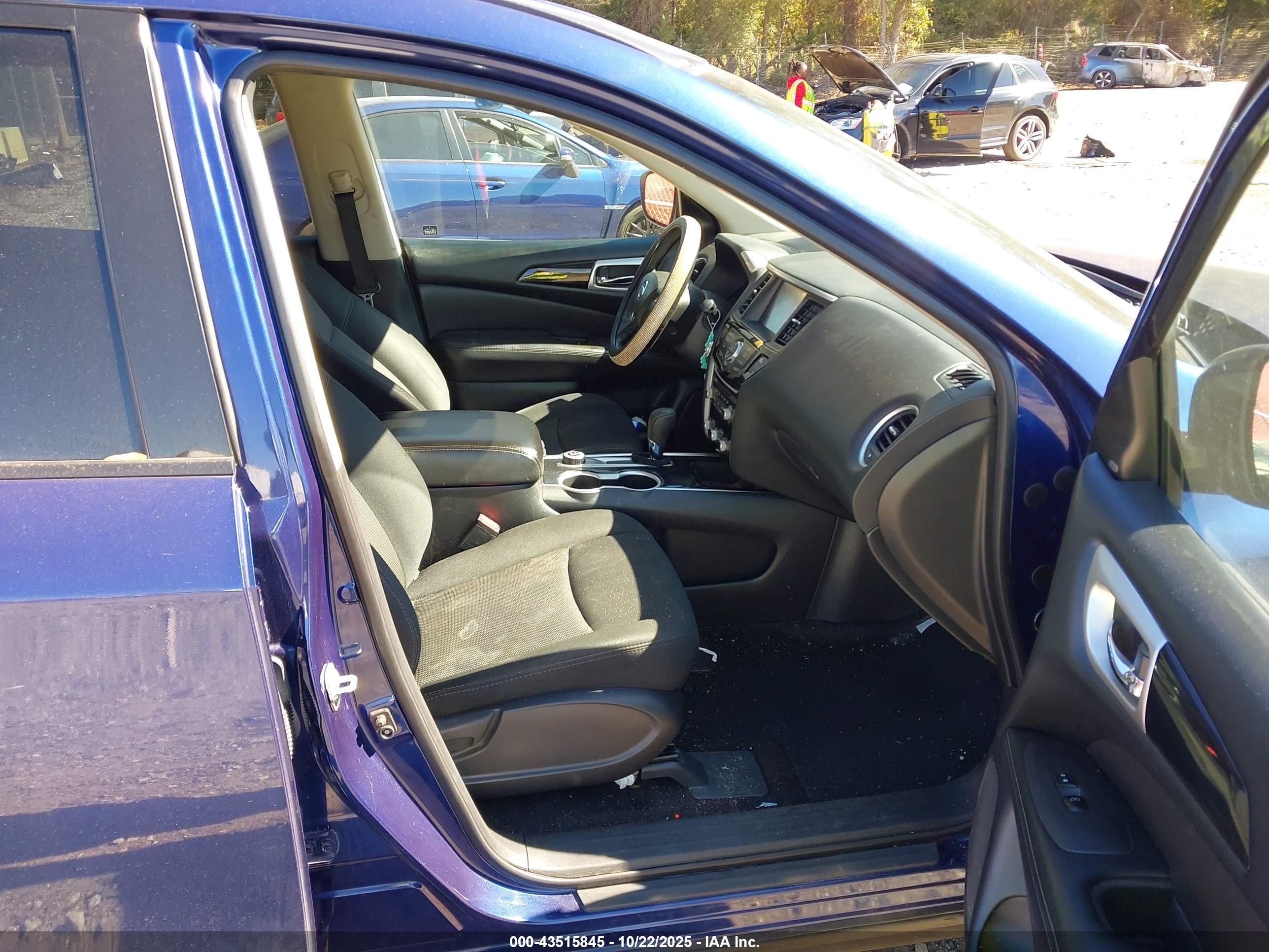 NISSAN PATHFINDER image 5
