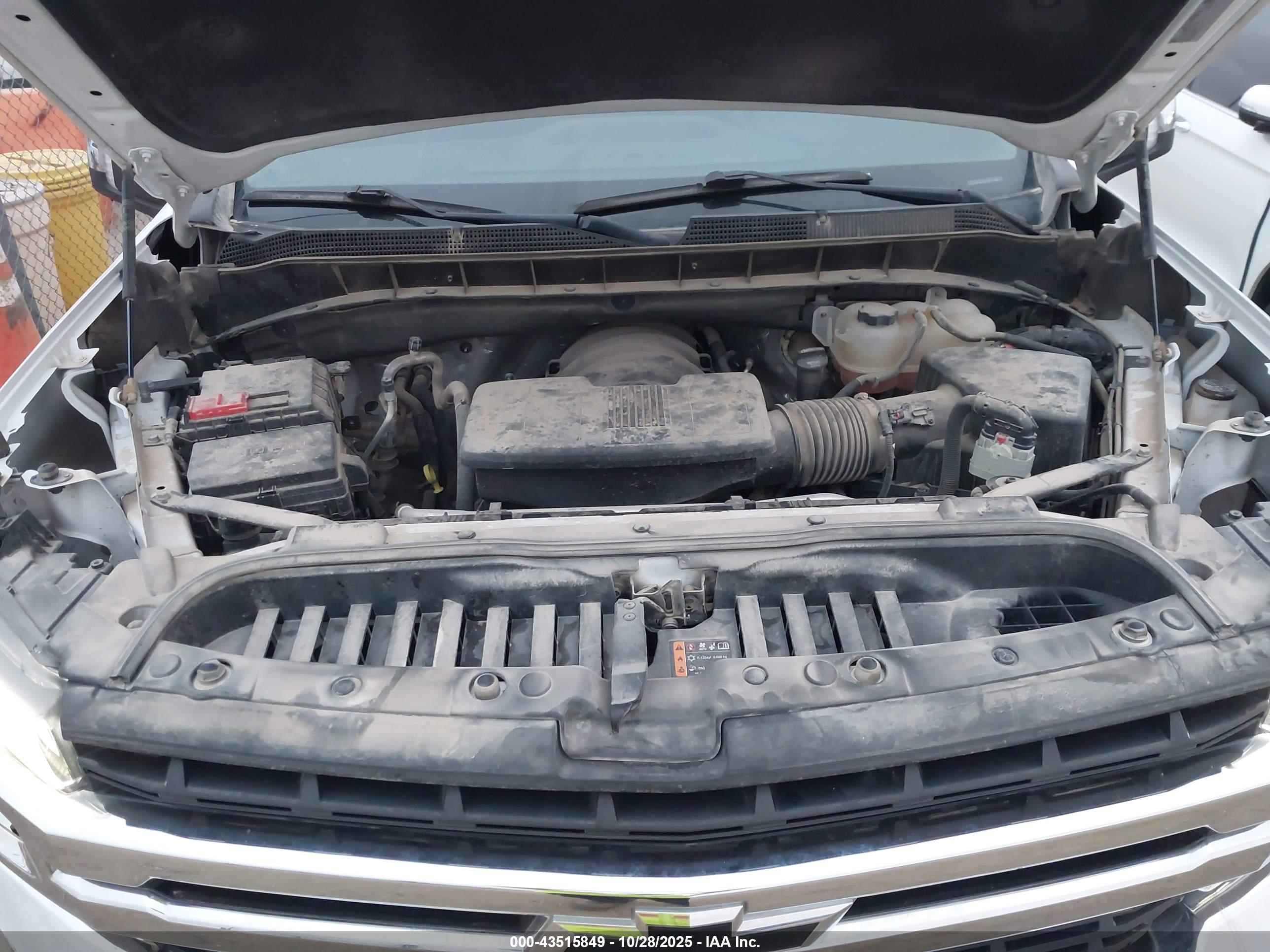 CHEVROLET SILVERADO image 10