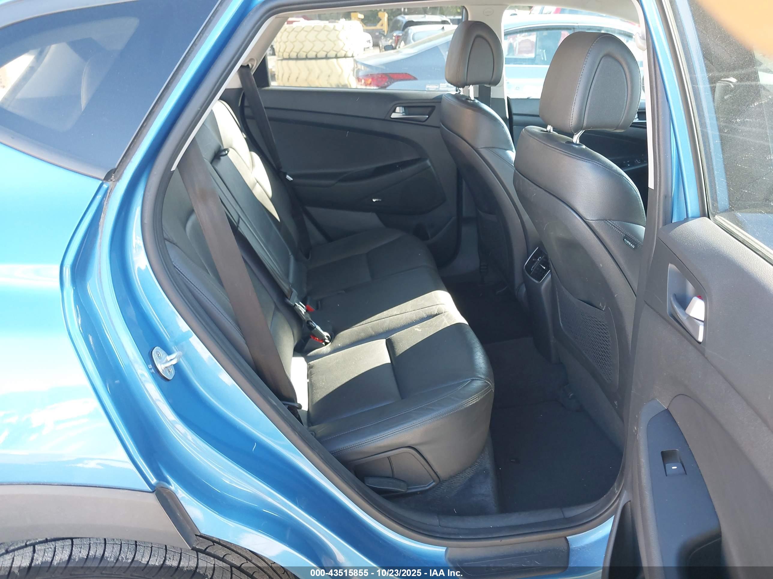 HYUNDAI TUCSON image 8