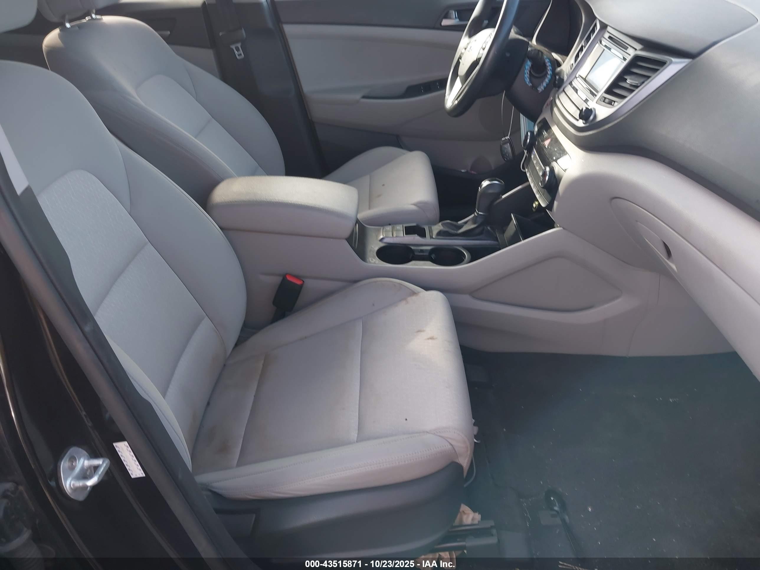 HYUNDAI TUCSON image 5