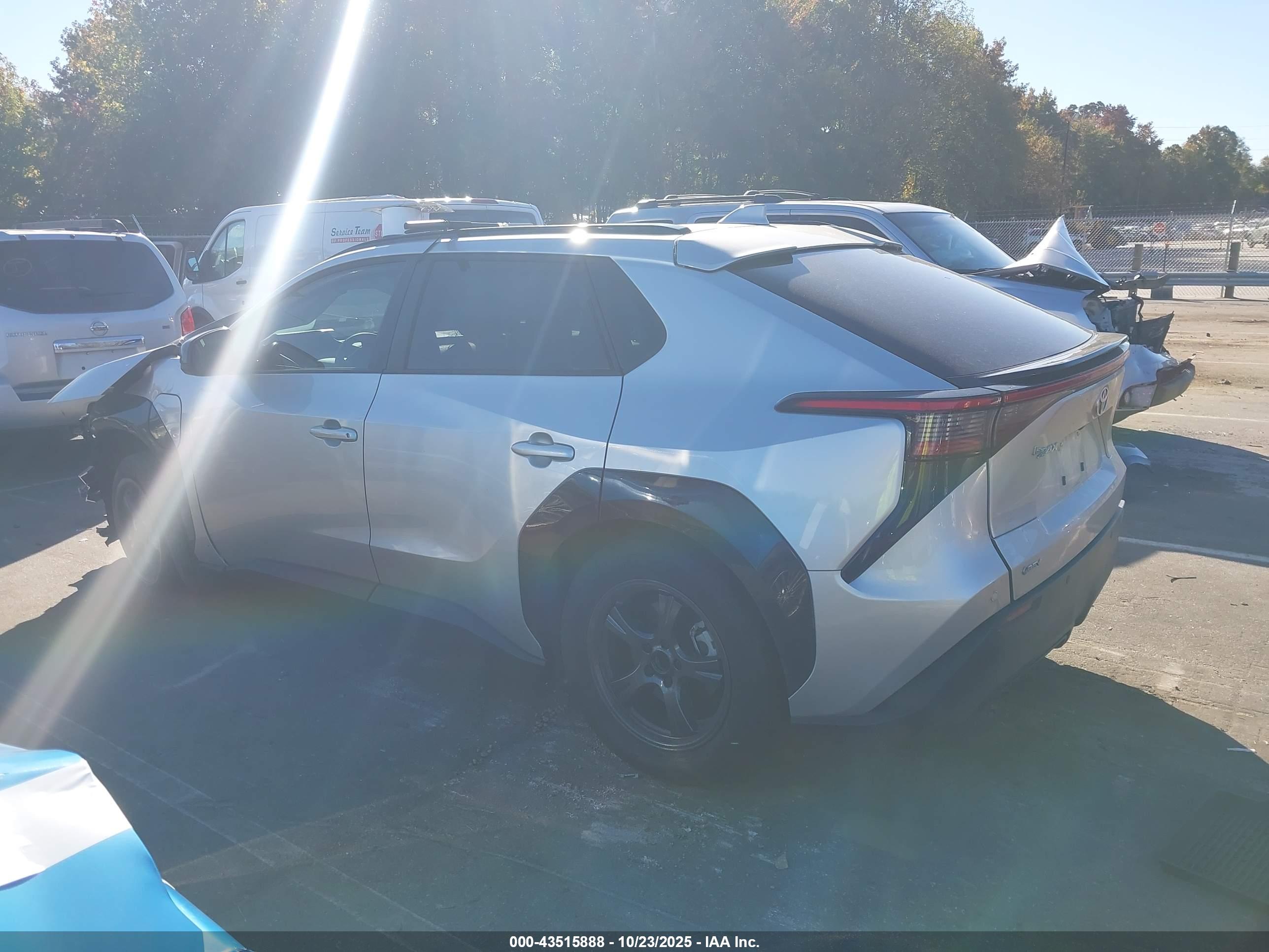 TOYOTA BZ4X image 3