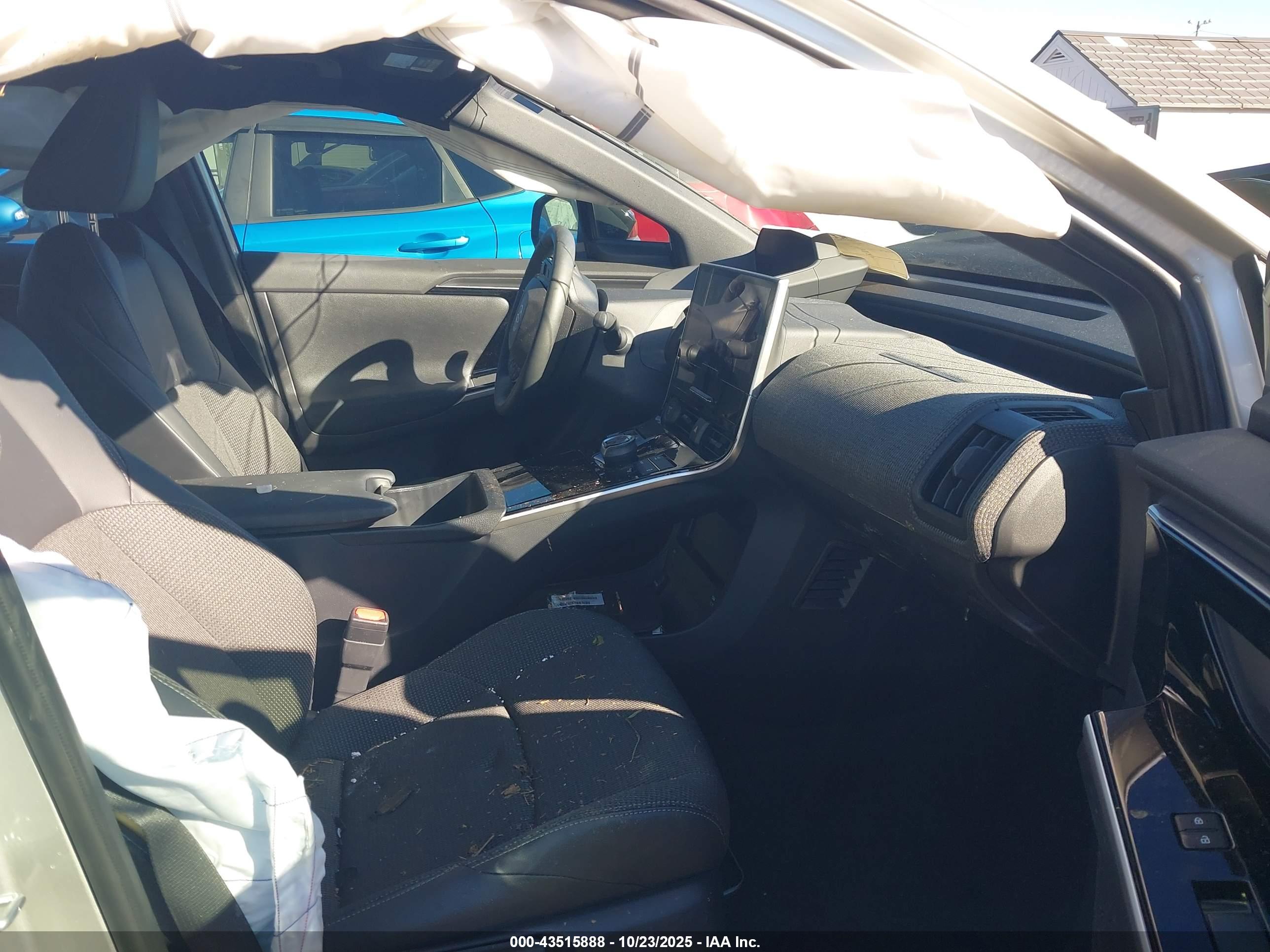 TOYOTA BZ4X image 5