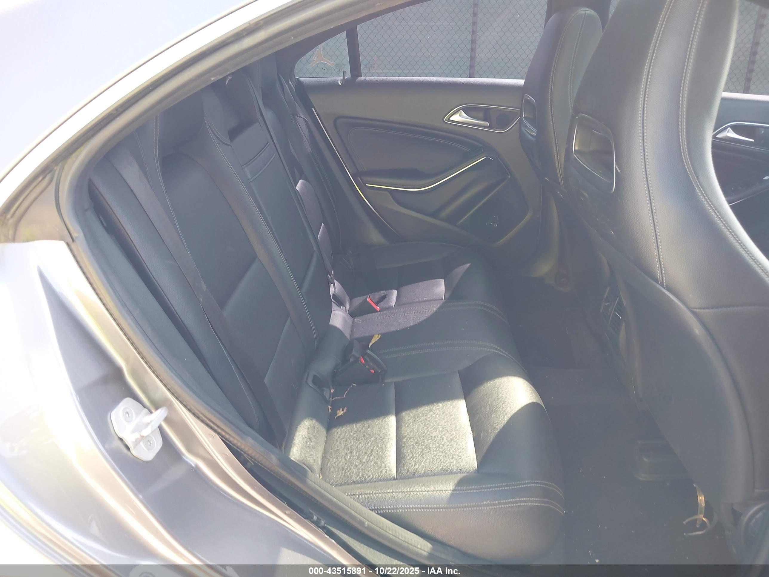 MERCEDES-BENZ CLA image 8