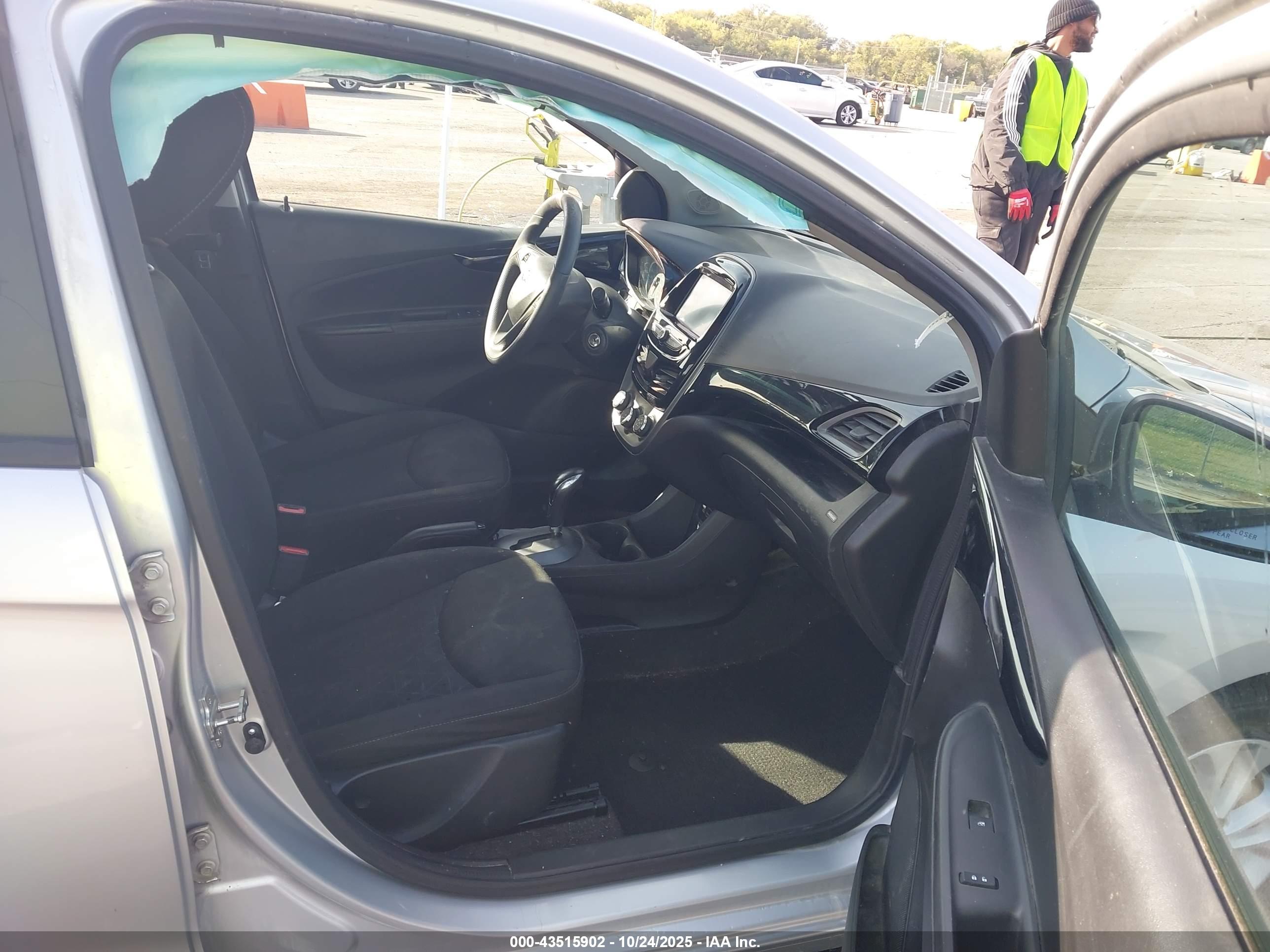 CHEVROLET SPARK image 5