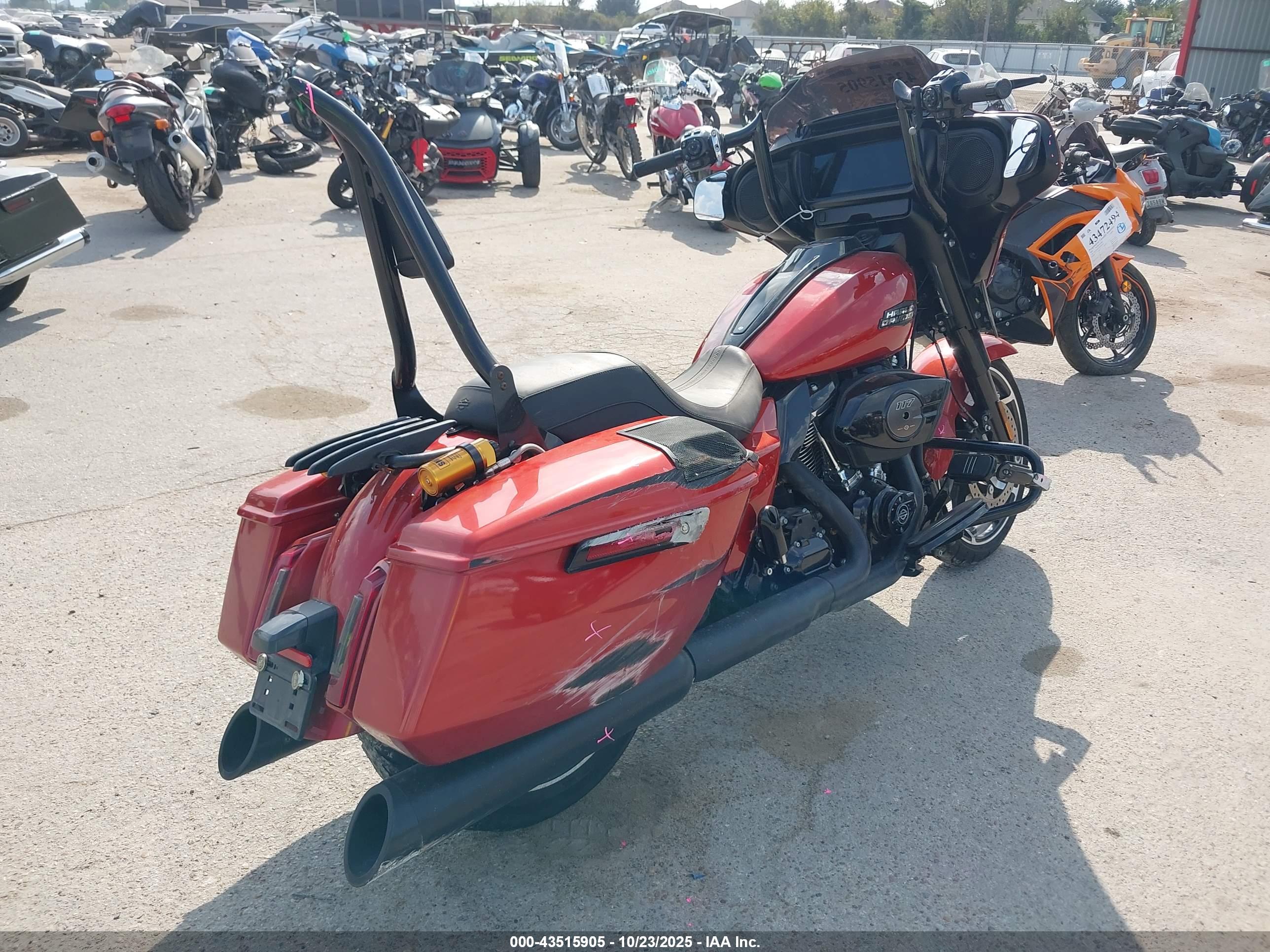 HARLEY-DAVIDSON FLHX image 4