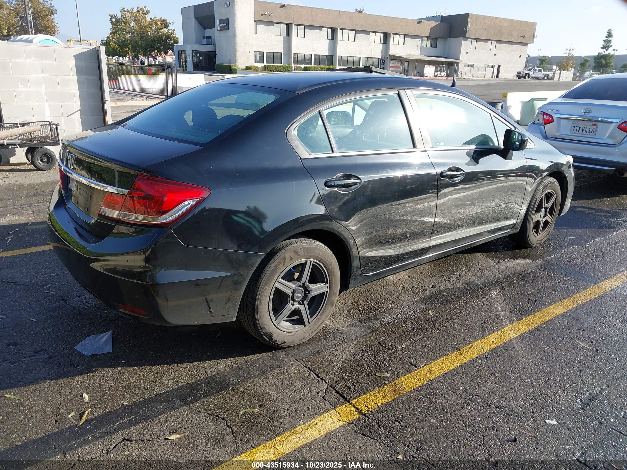 HONDA CIVIC image 4