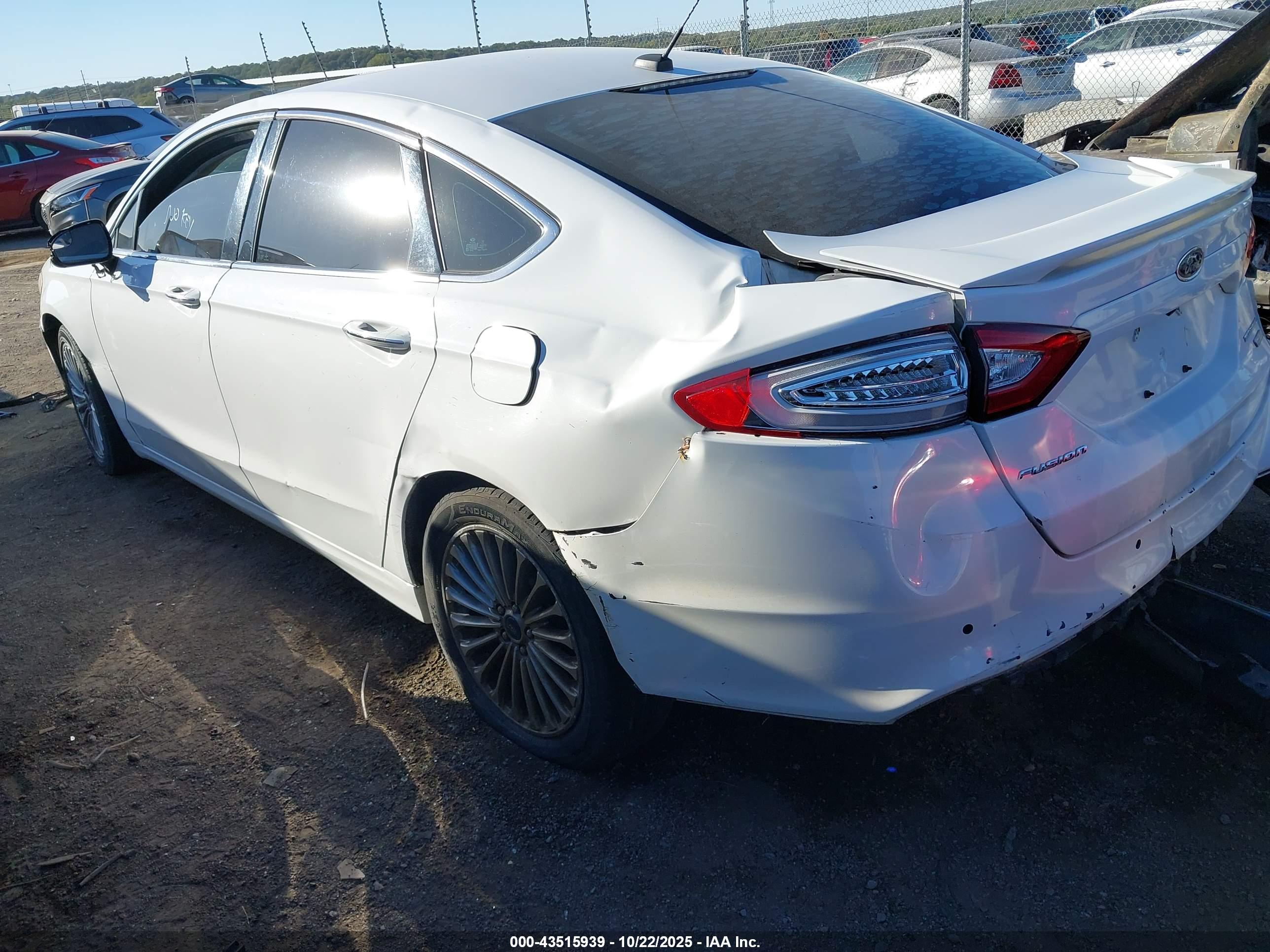 FORD FUSION image 3