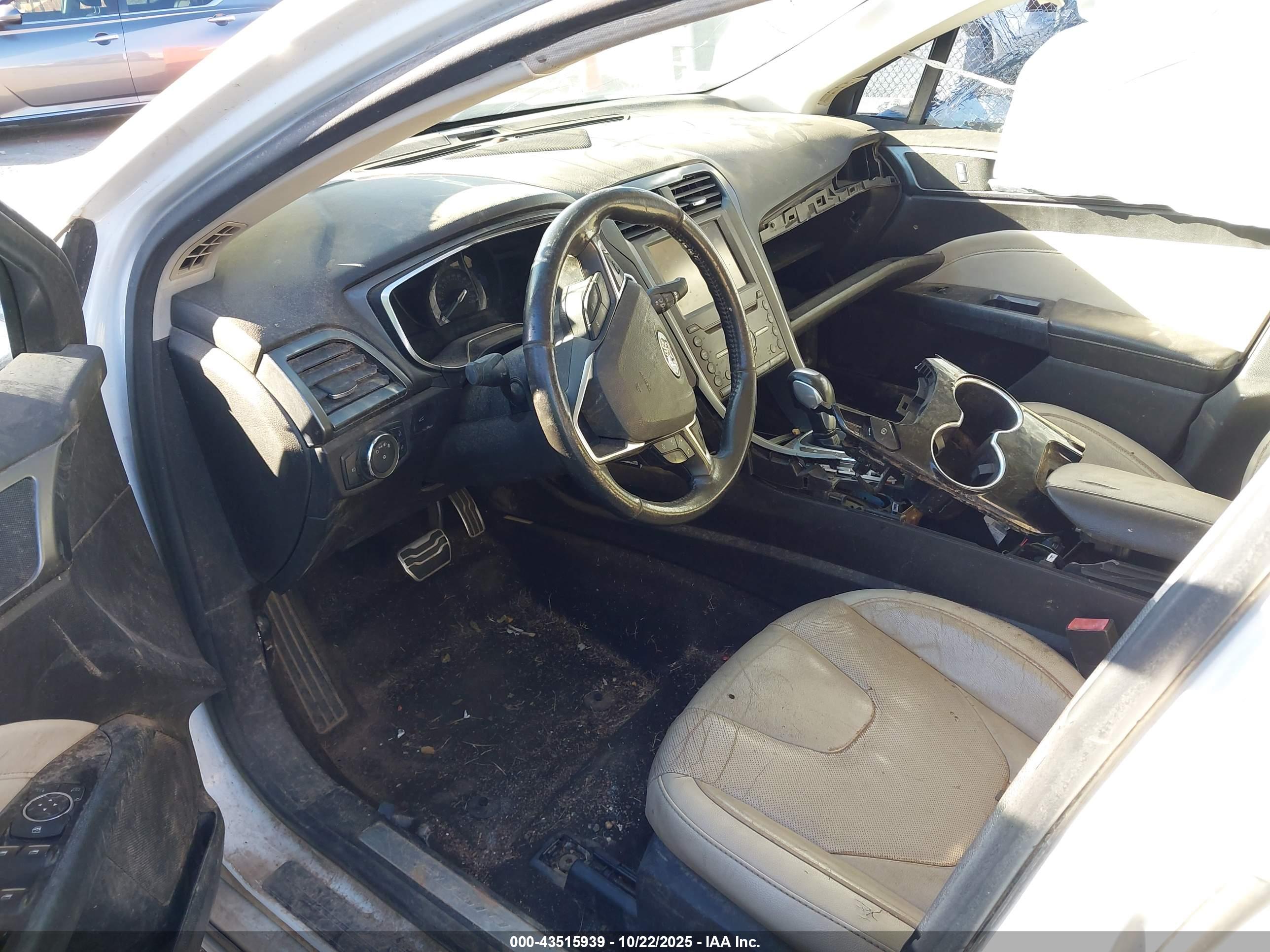 FORD FUSION image 5