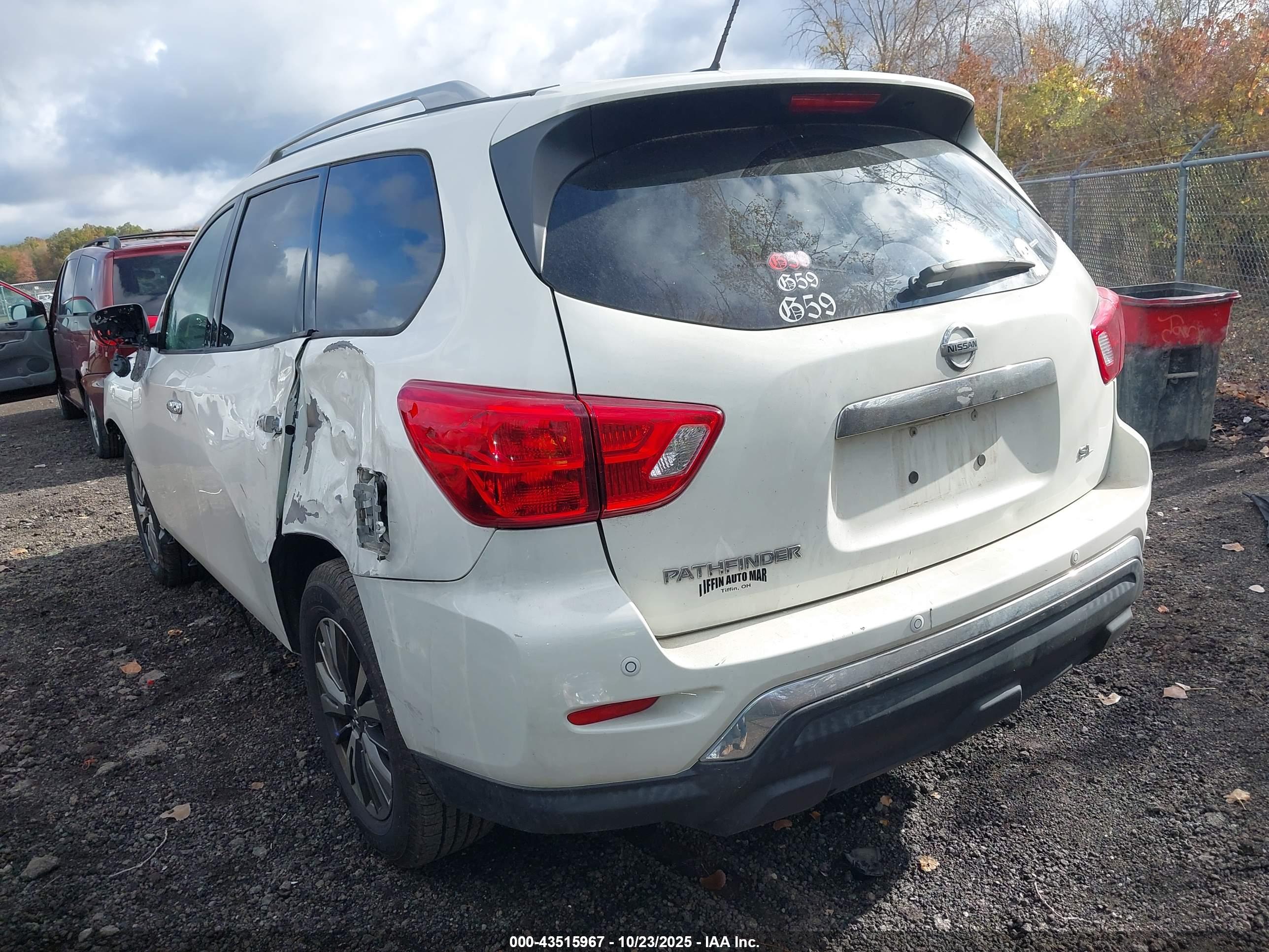 NISSAN PATHFINDER image 3