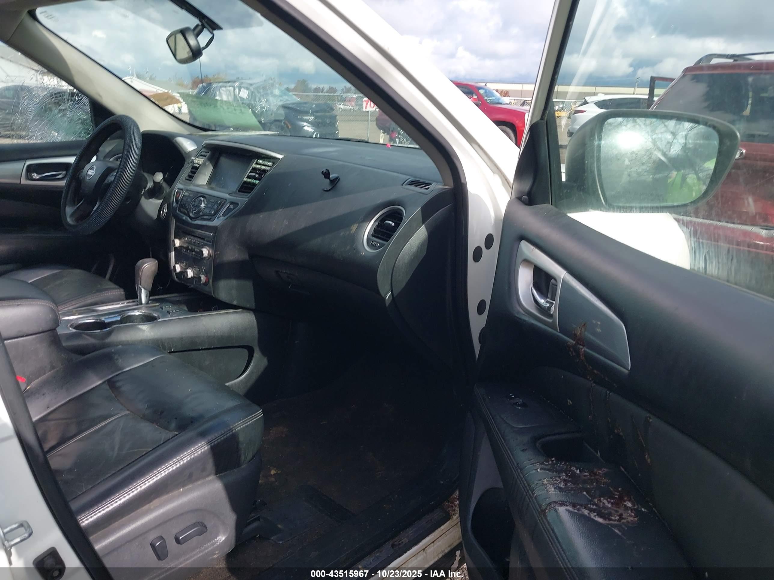 NISSAN PATHFINDER image 5