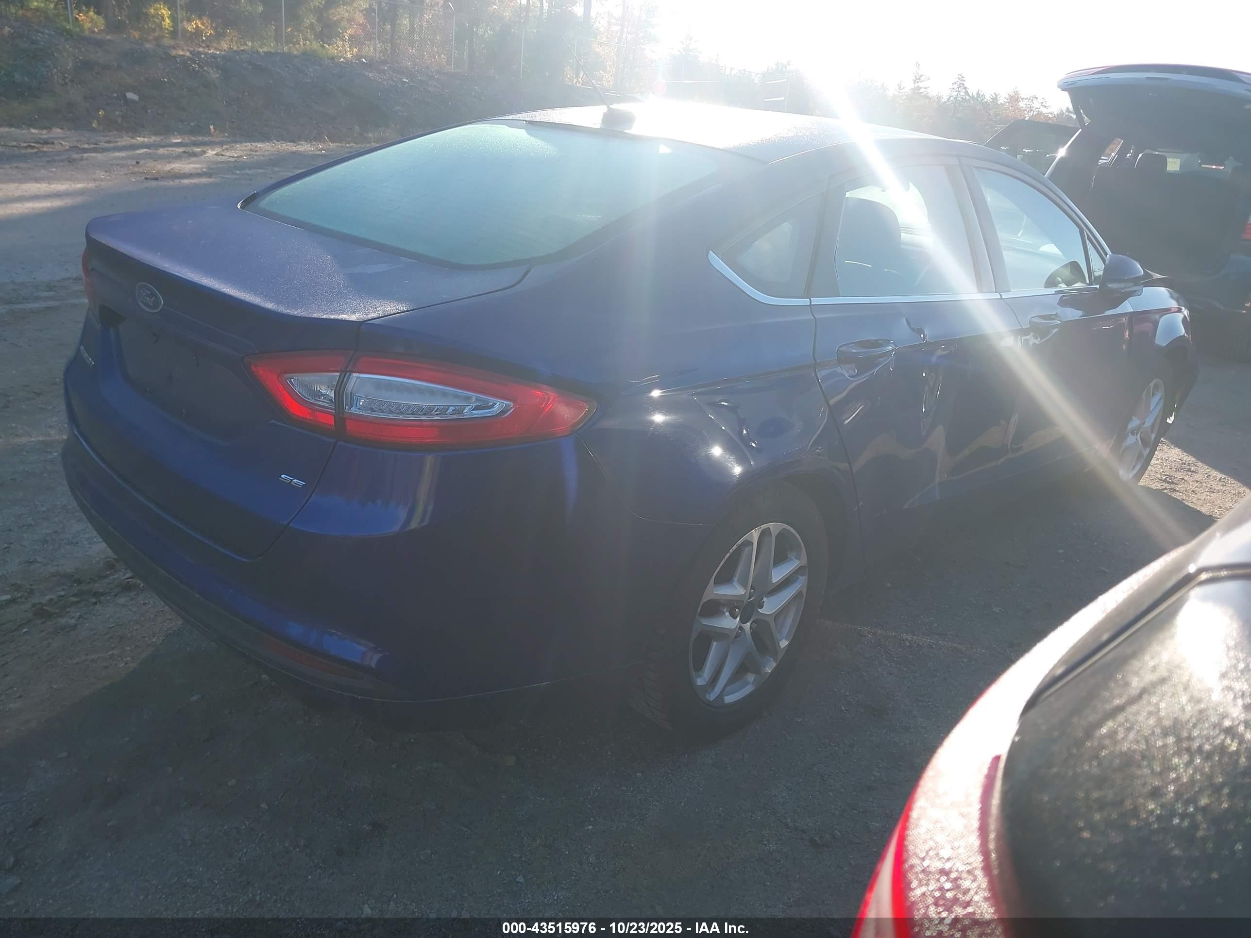FORD FUSION image 4