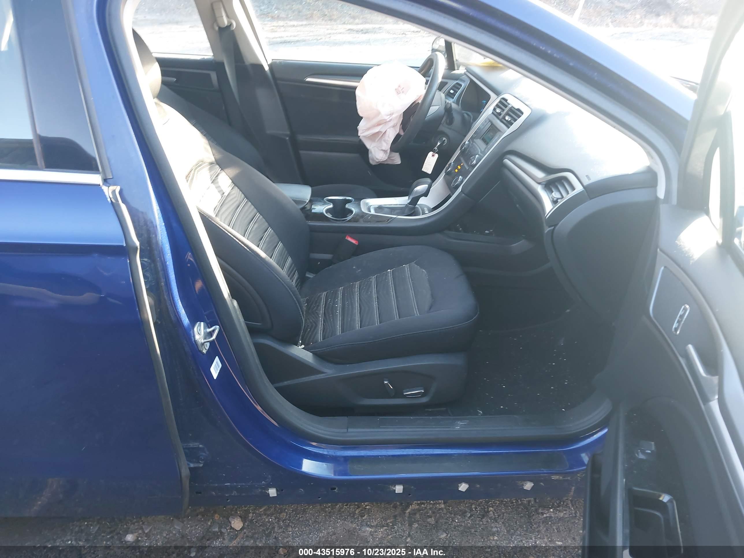 FORD FUSION image 5