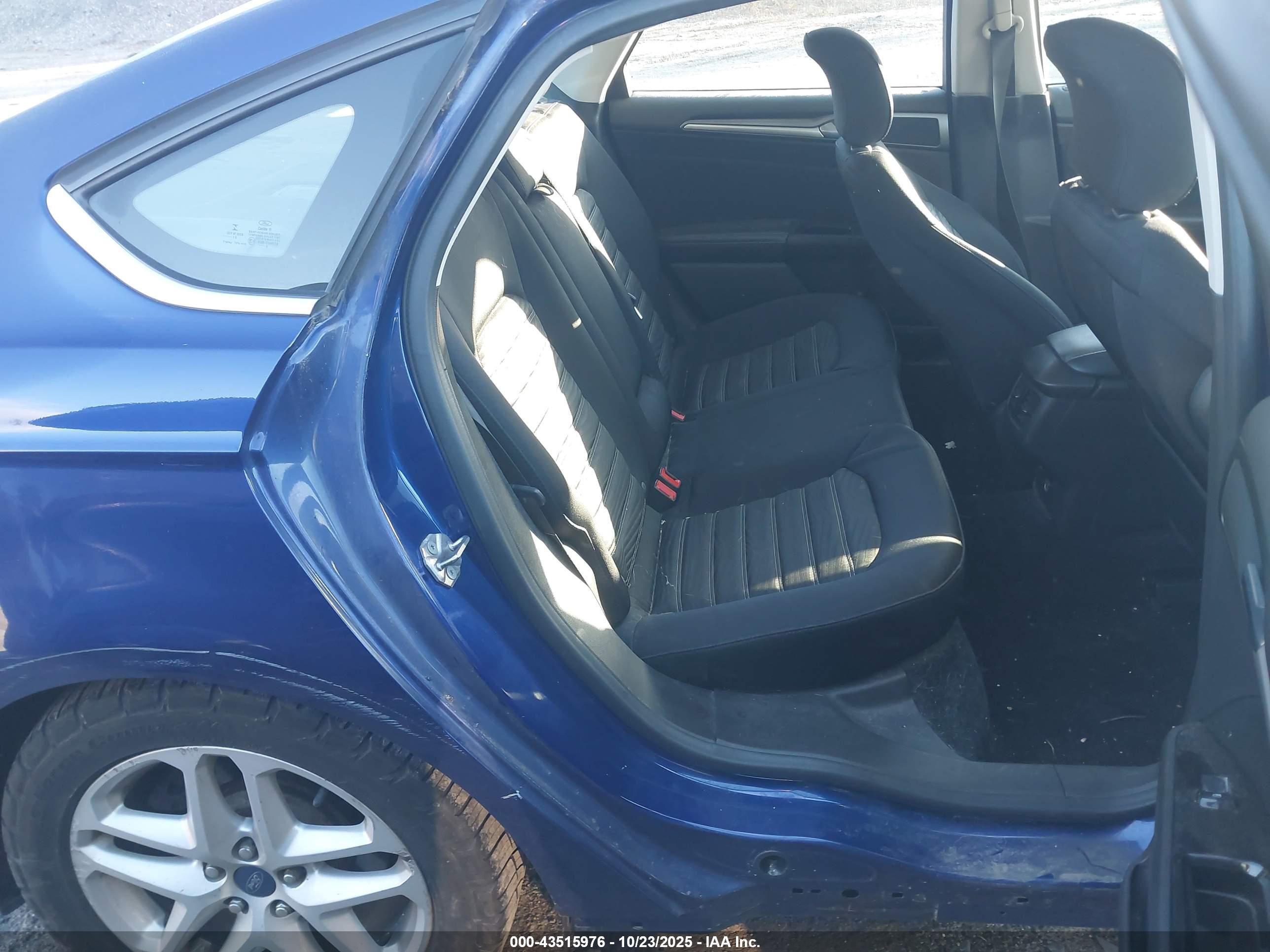 FORD FUSION image 8