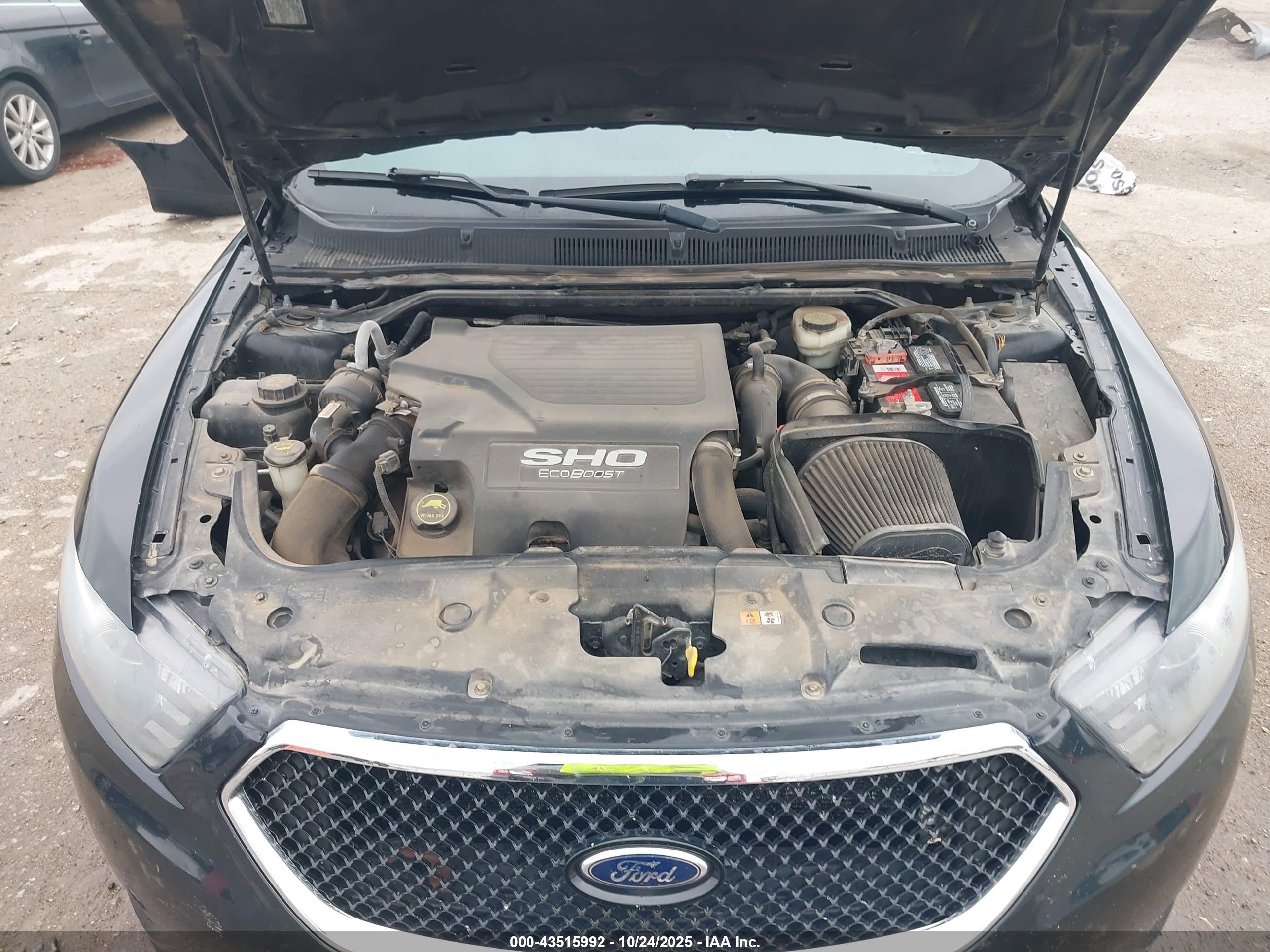 FORD TAURUS image 10