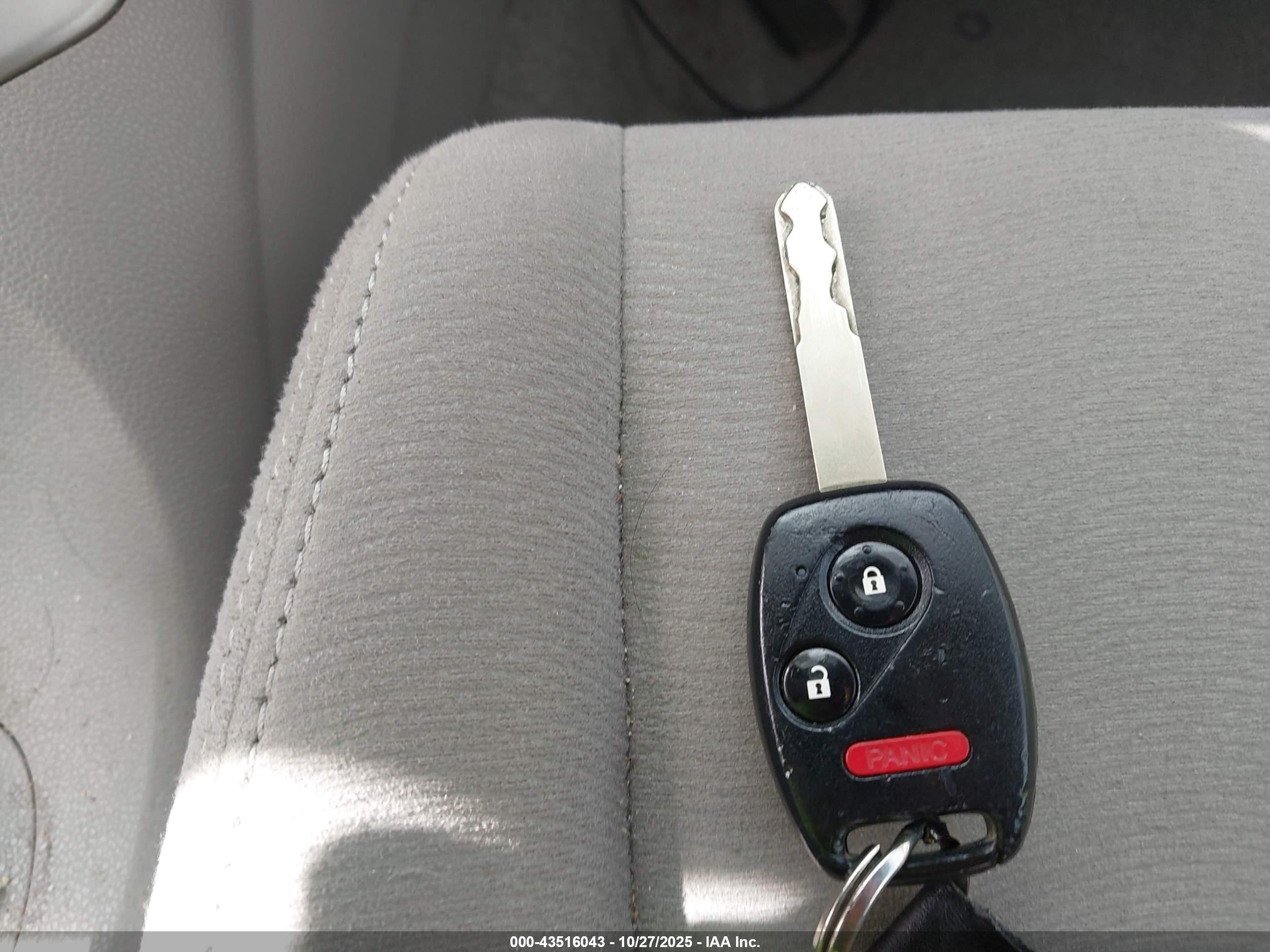 HONDA INSIGHT image 11