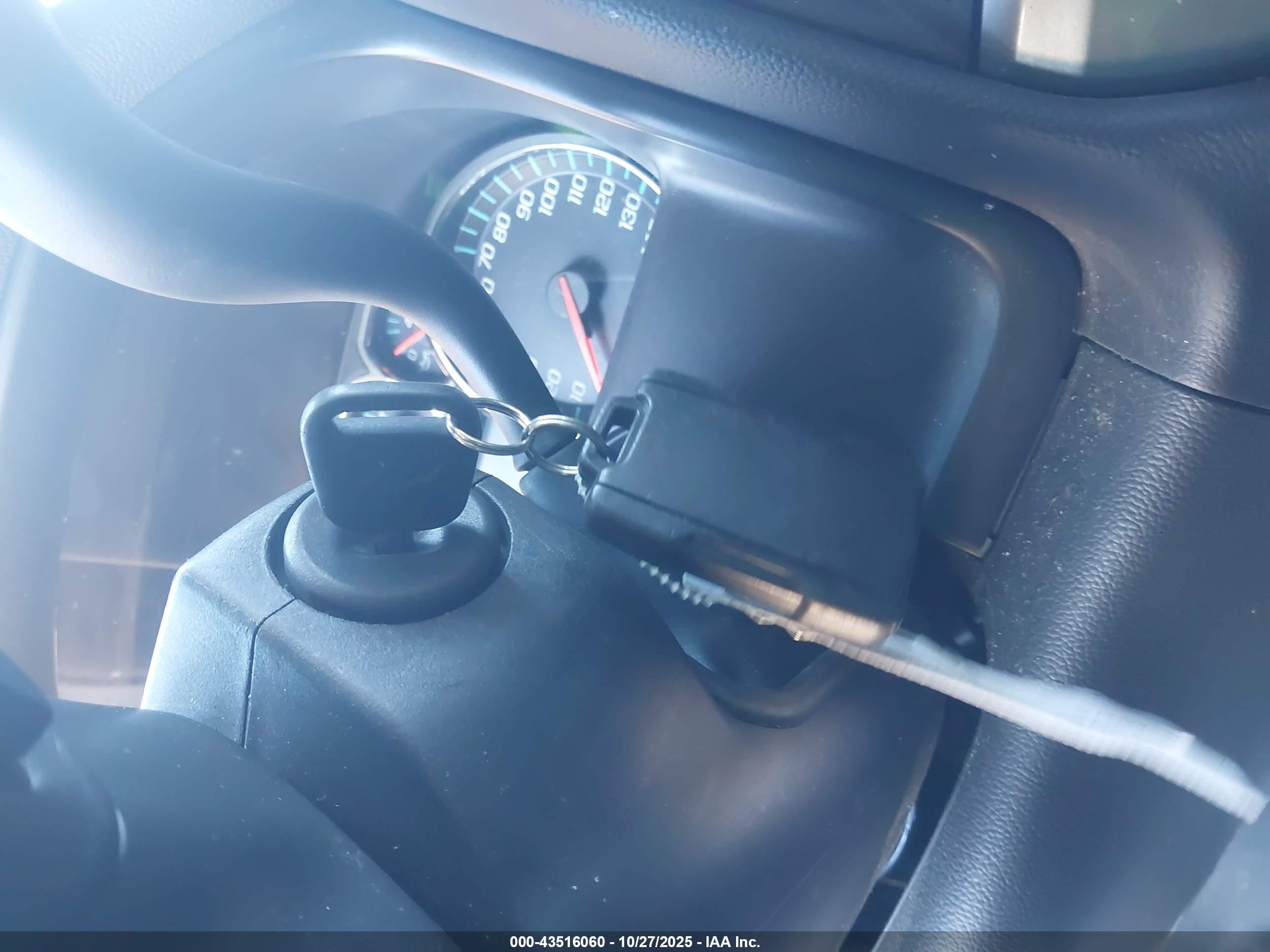 CHEVROLET SILVERADO image 11