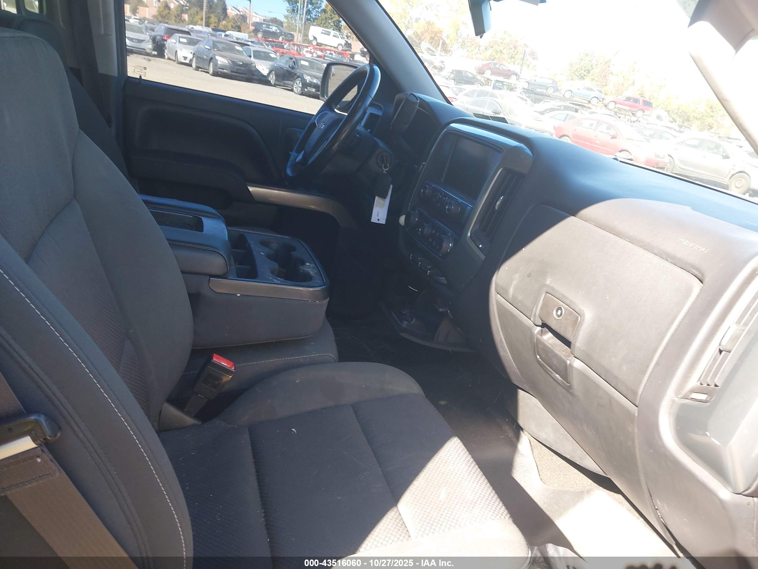 CHEVROLET SILVERADO image 5