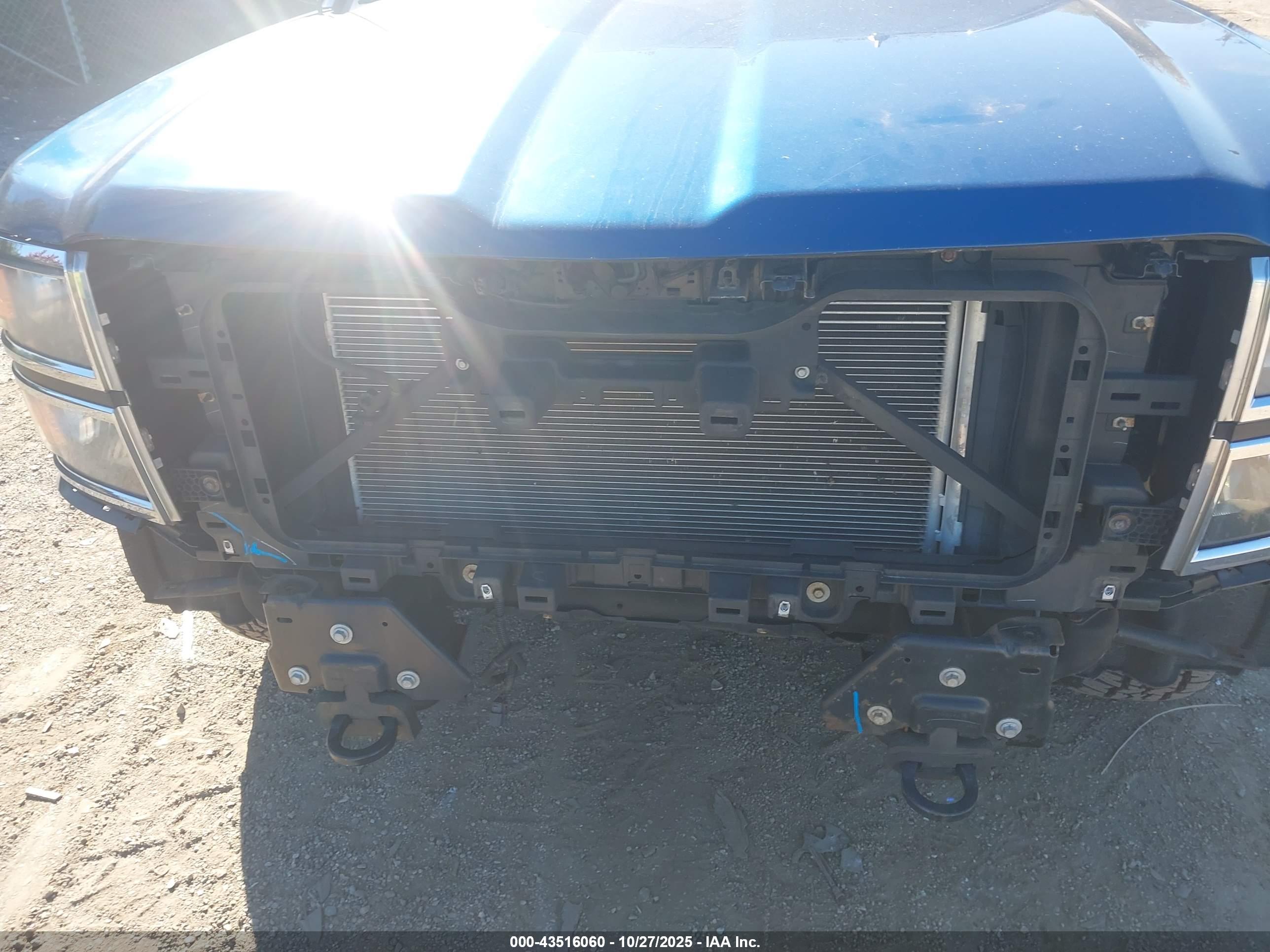 CHEVROLET SILVERADO image 6