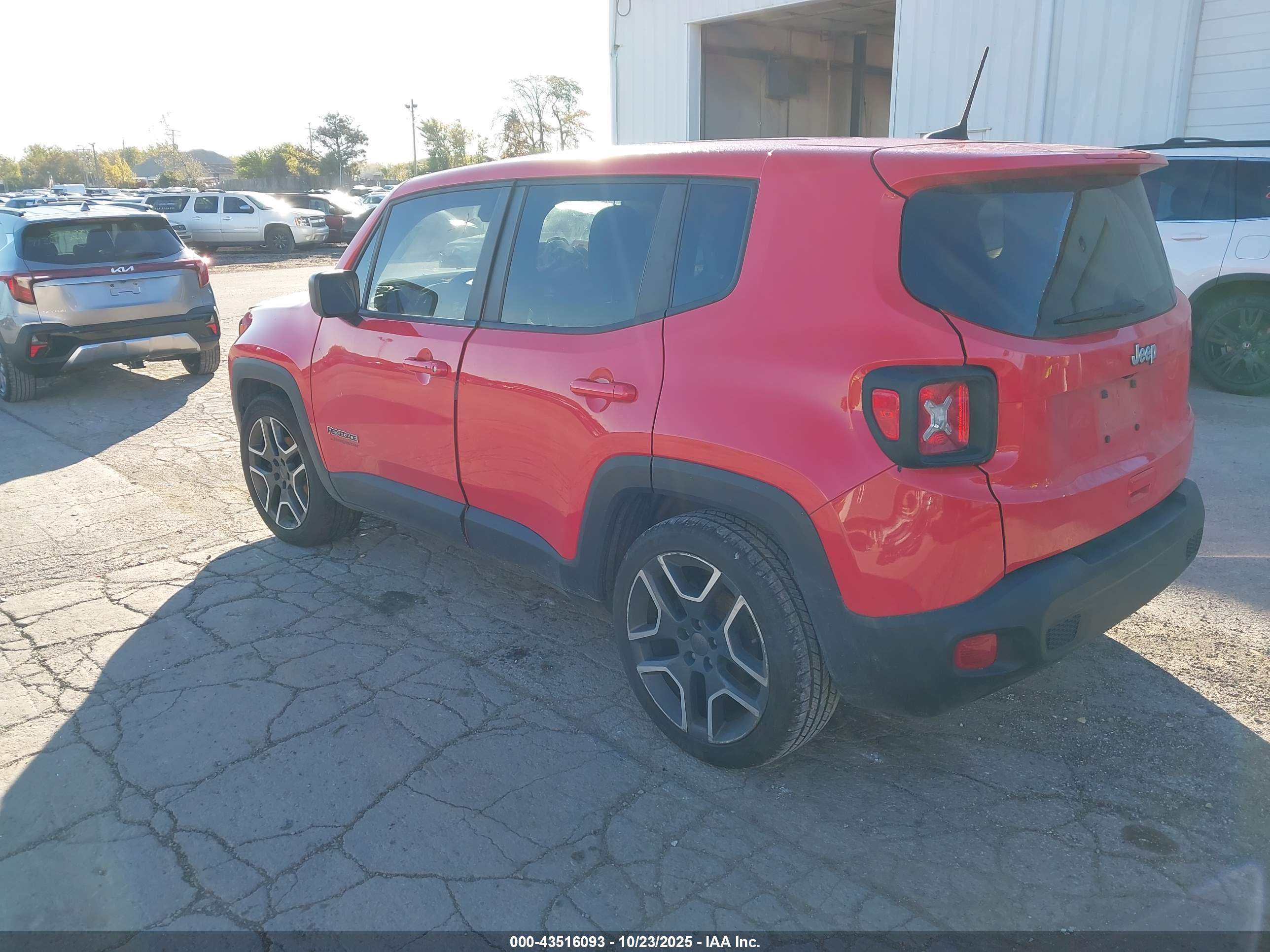 JEEP RENEGADE image 3