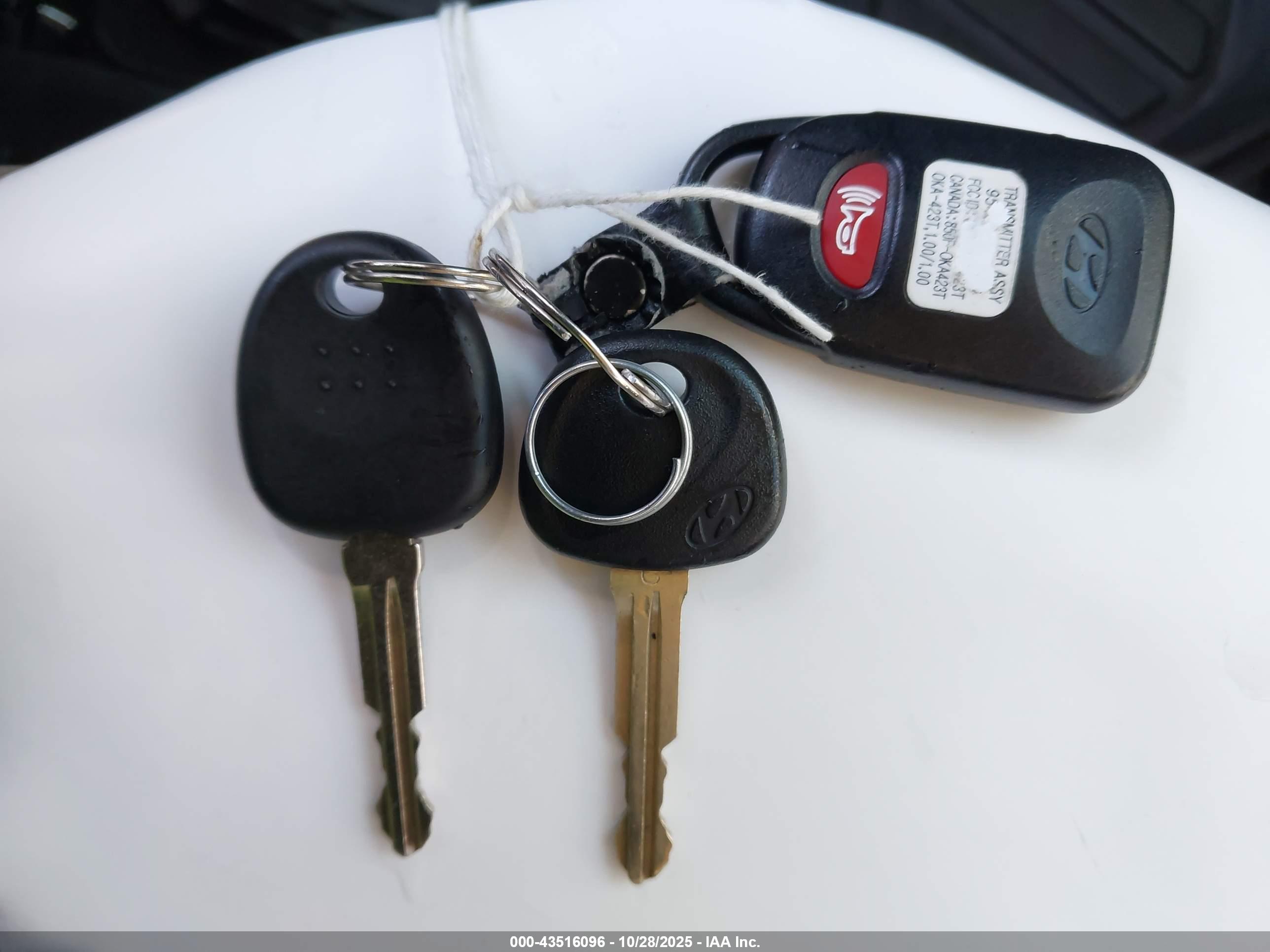 HYUNDAI ELANTRA image 11