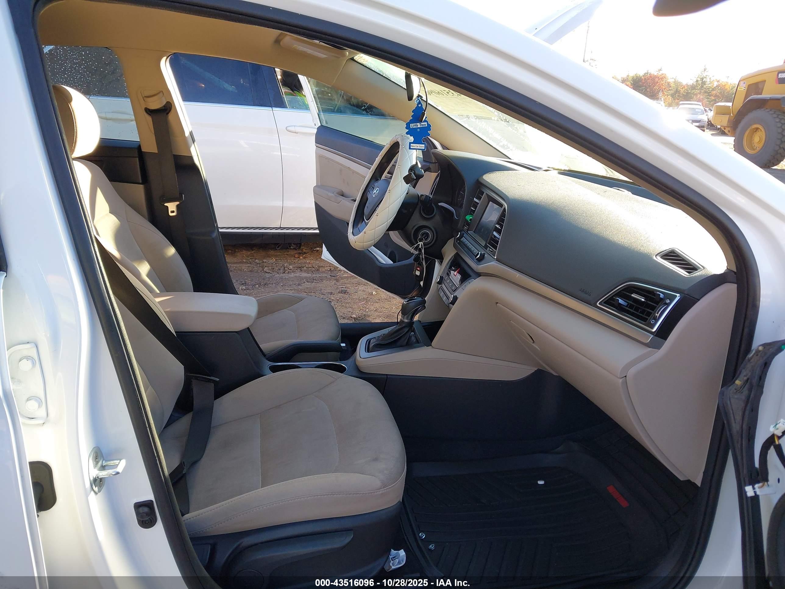 HYUNDAI ELANTRA image 5