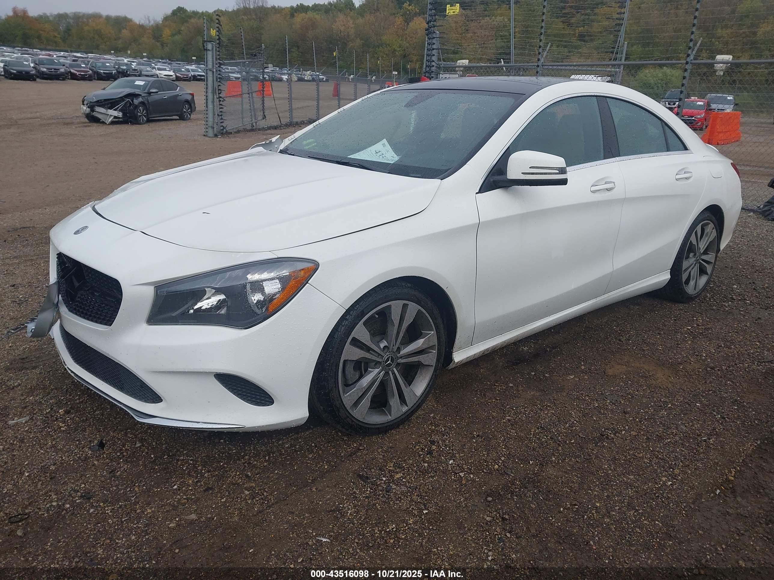 MERCEDES-BENZ CLA image 2