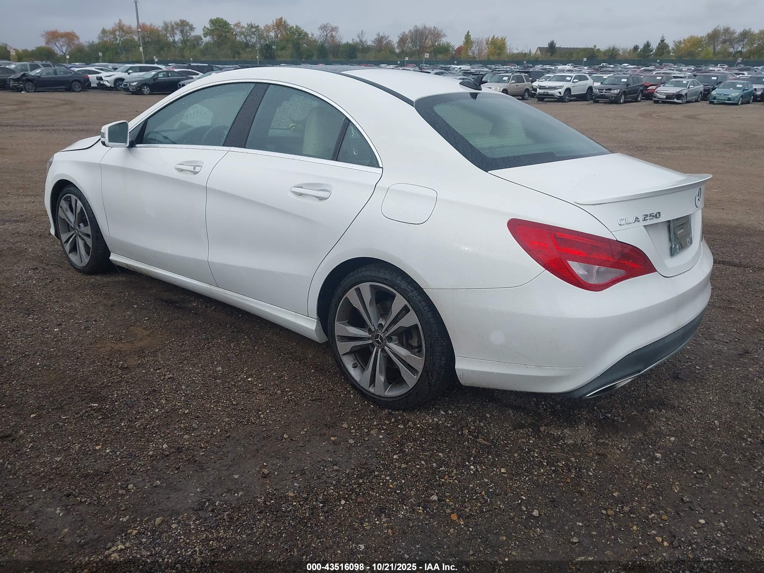 MERCEDES-BENZ CLA image 3