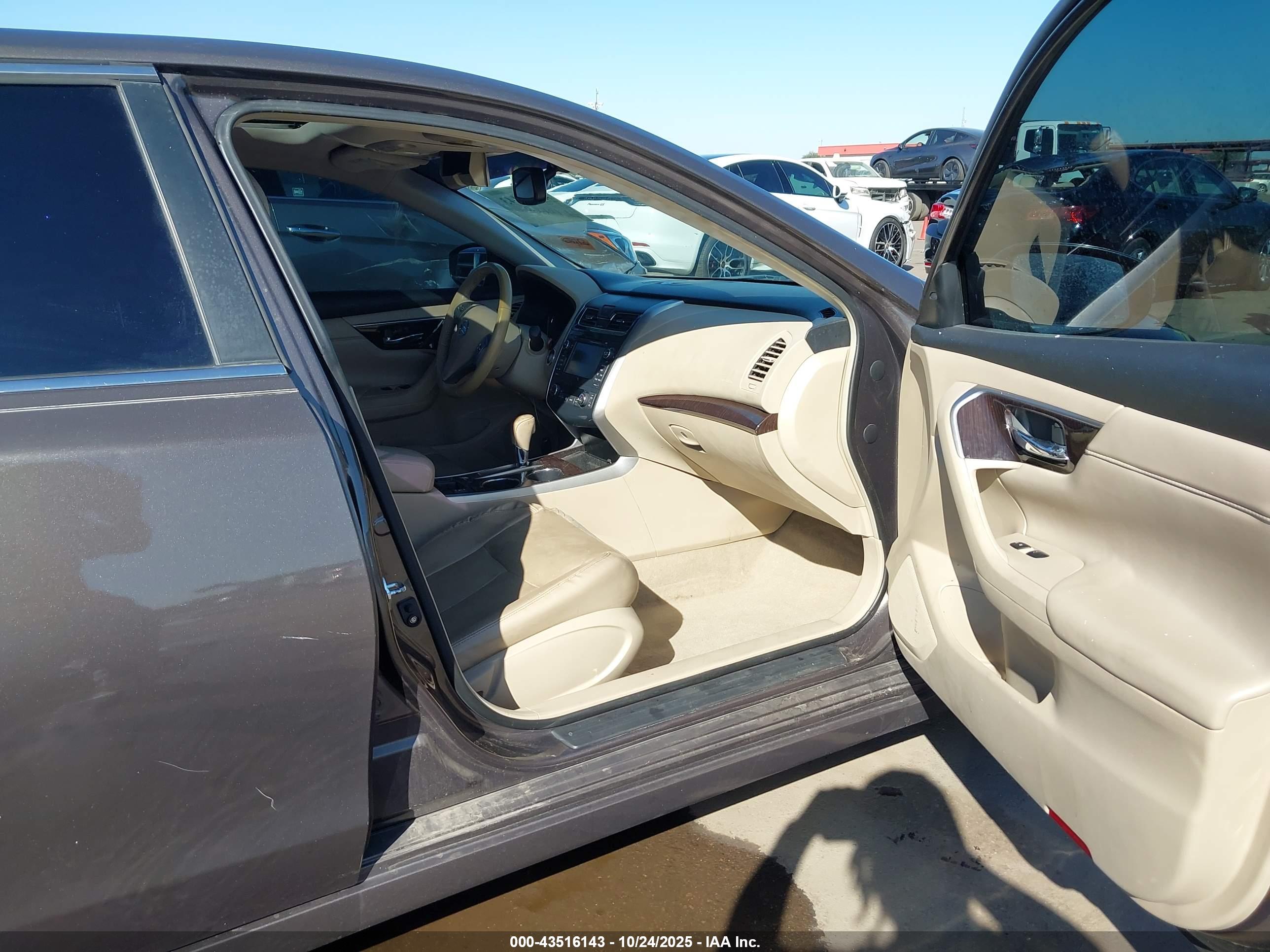 NISSAN ALTIMA image 5