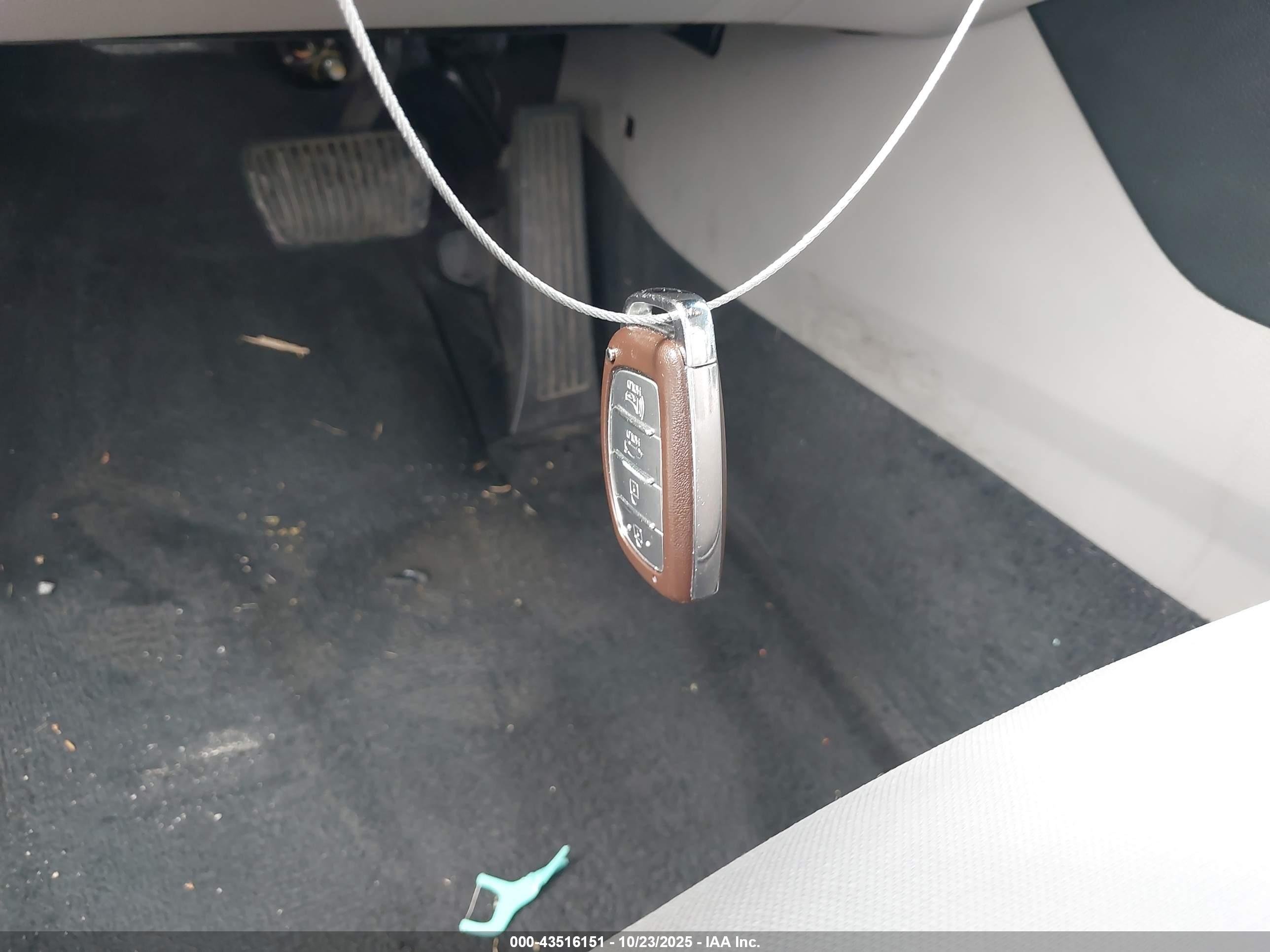 HYUNDAI SONATA image 11