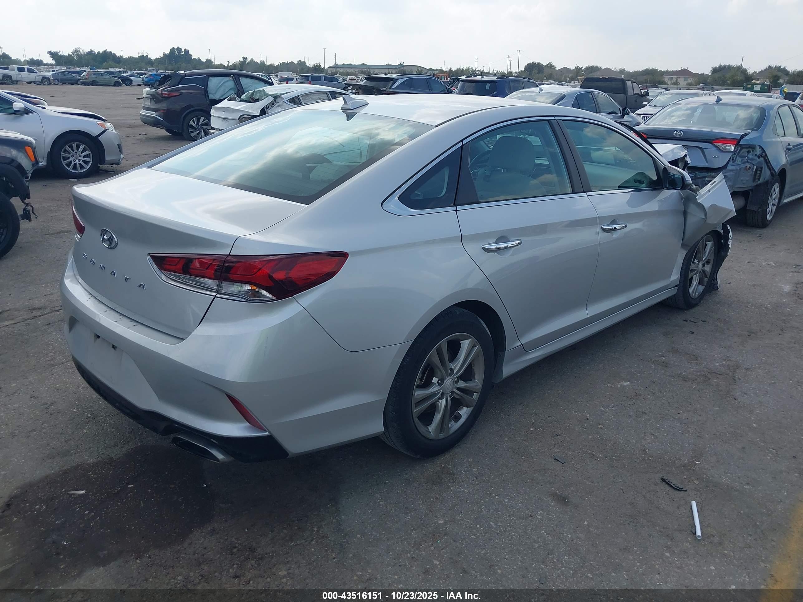 HYUNDAI SONATA image 4