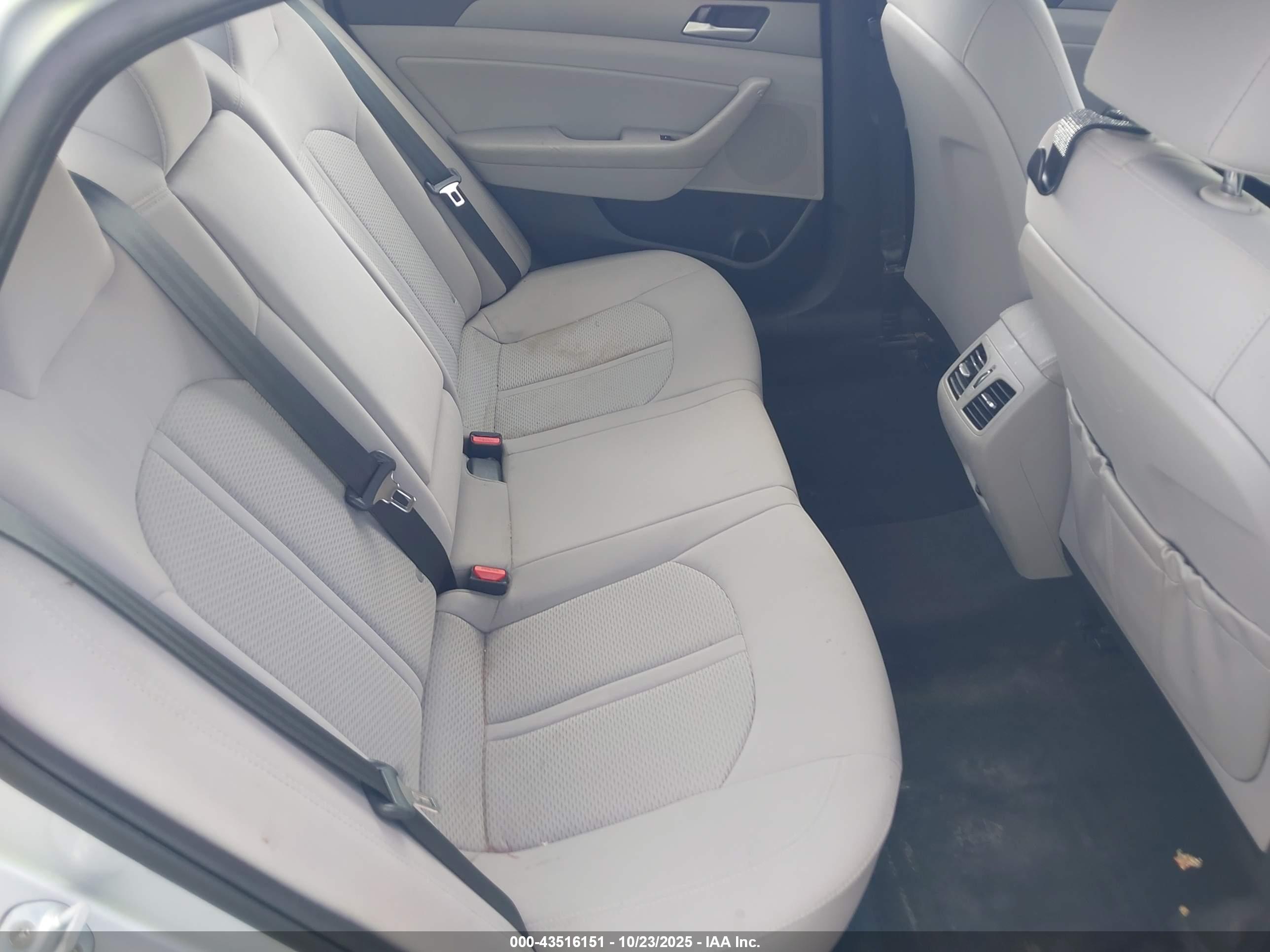 HYUNDAI SONATA image 8
