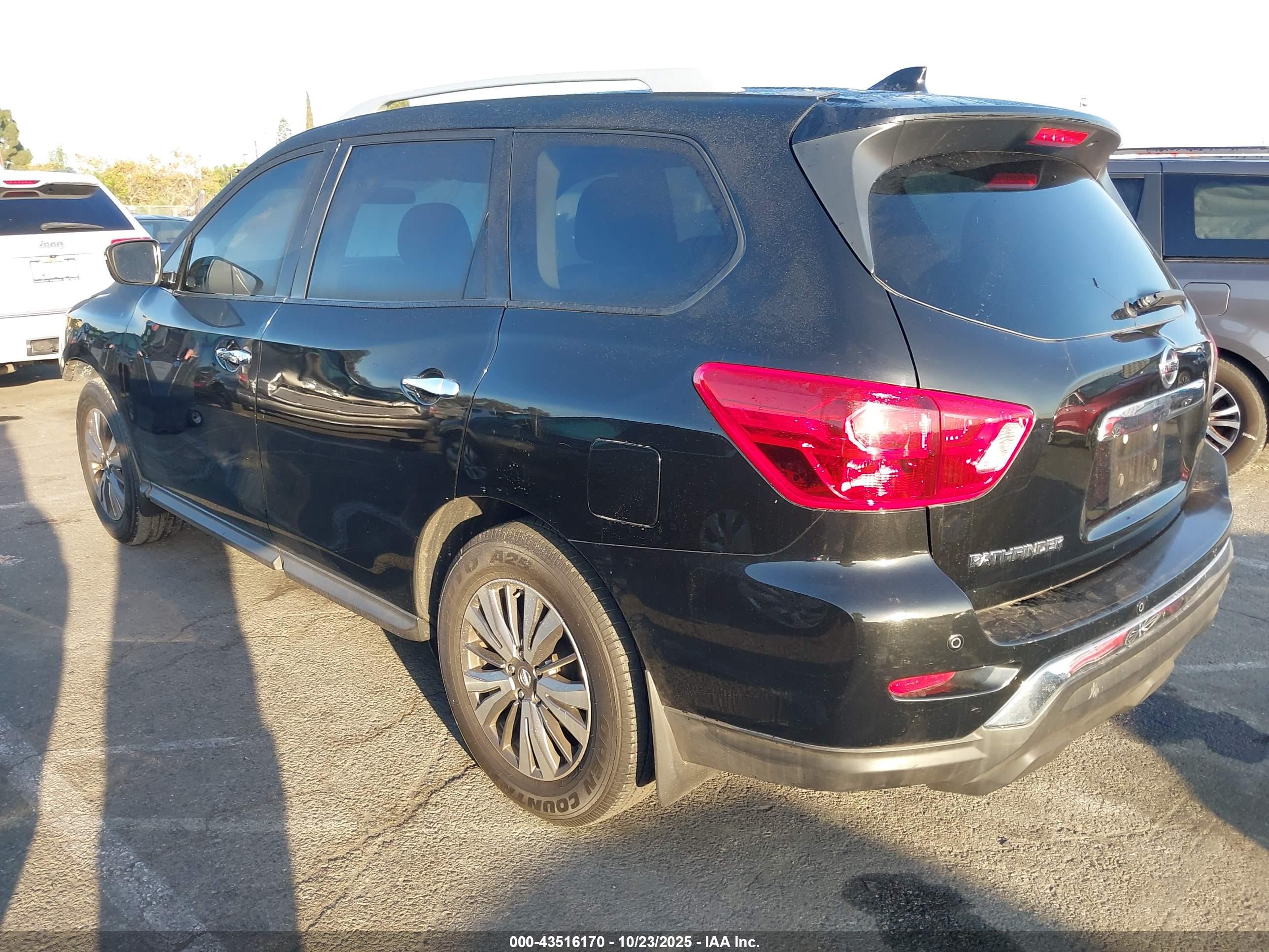 NISSAN PATHFINDER image 3
