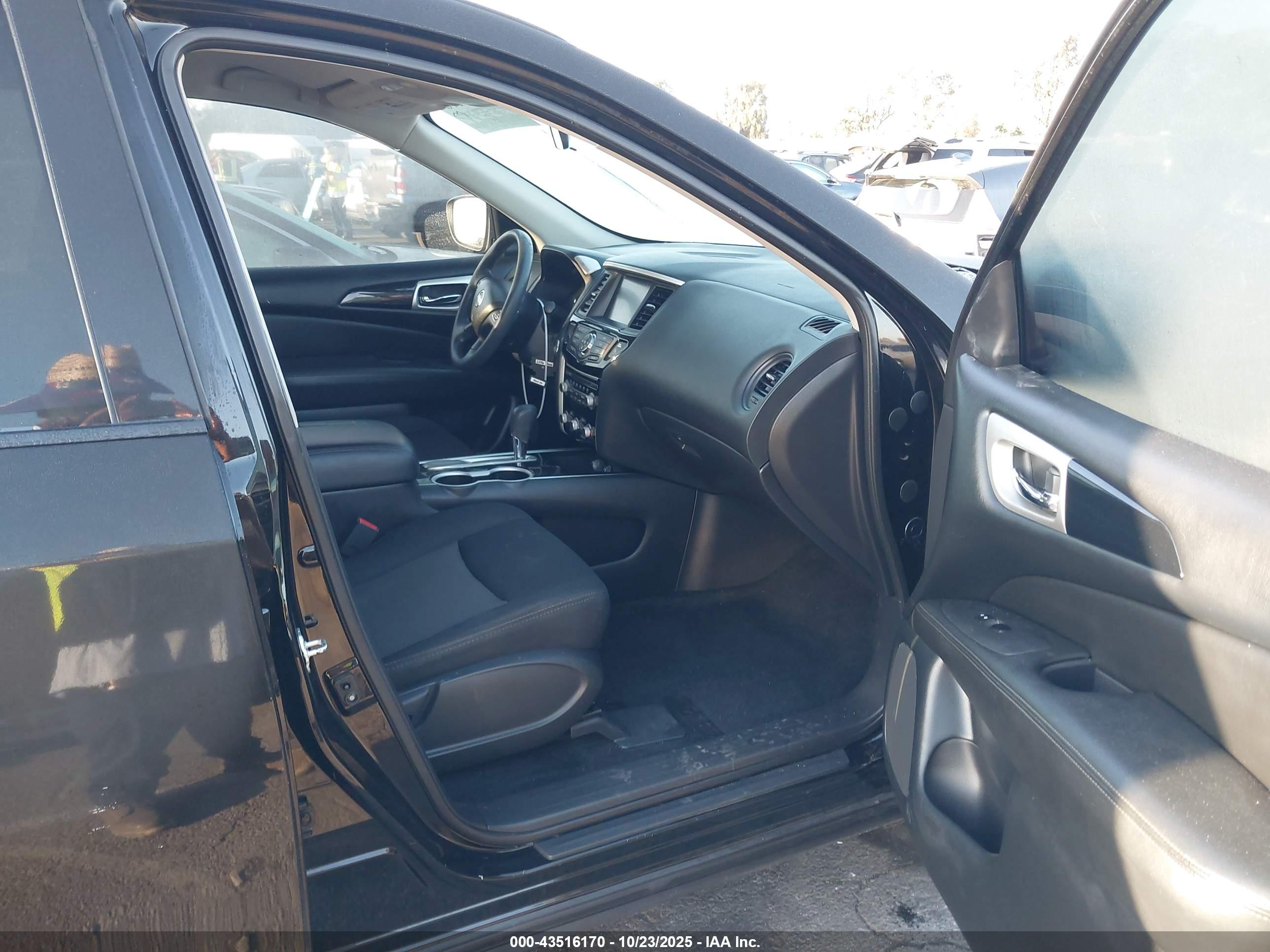 NISSAN PATHFINDER image 5