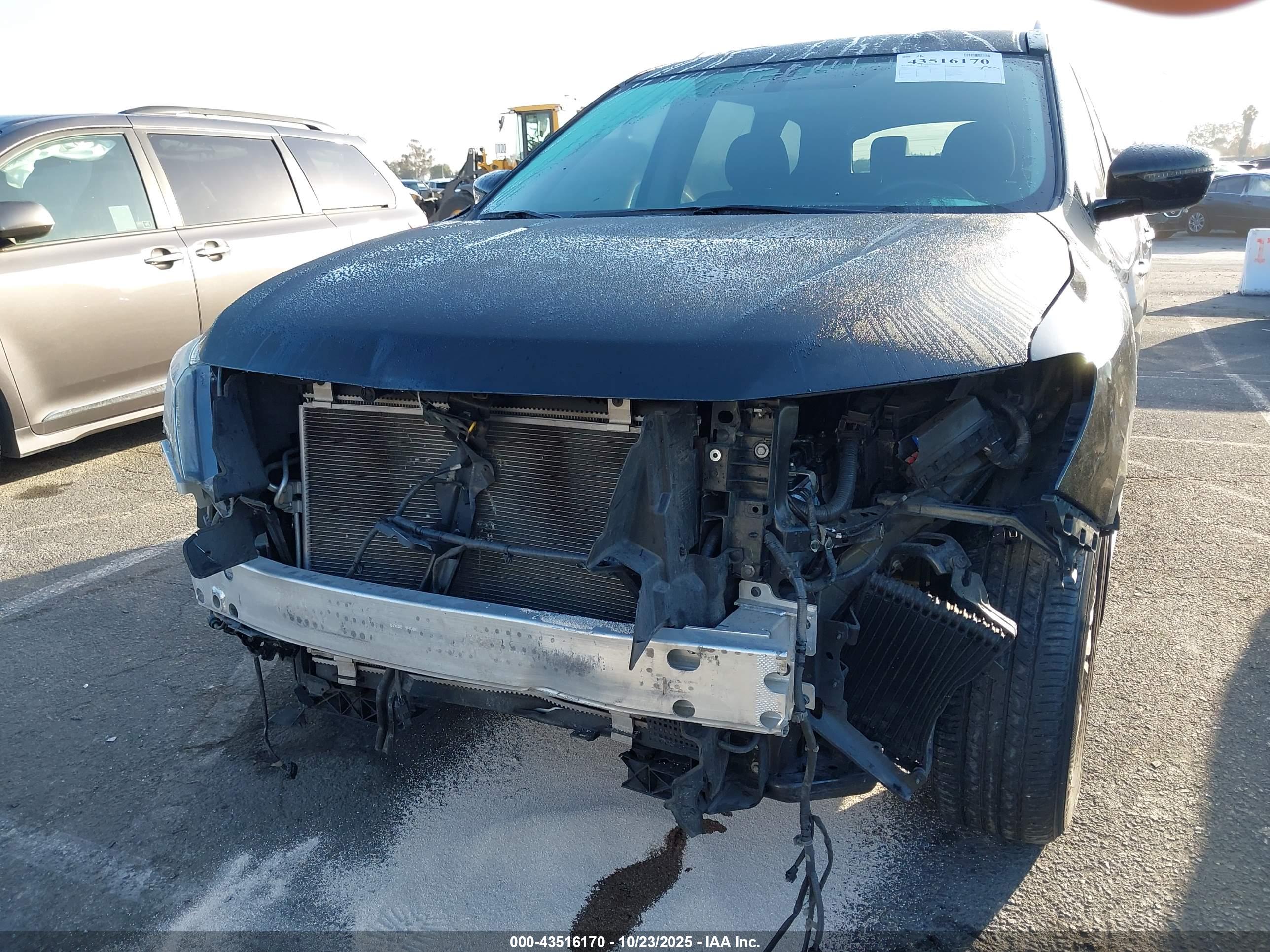 NISSAN PATHFINDER image 6