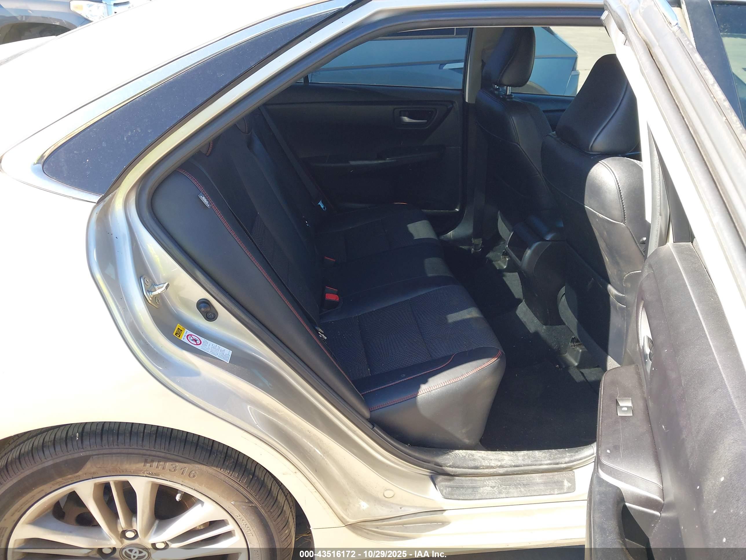 TOYOTA CAMRY image 8