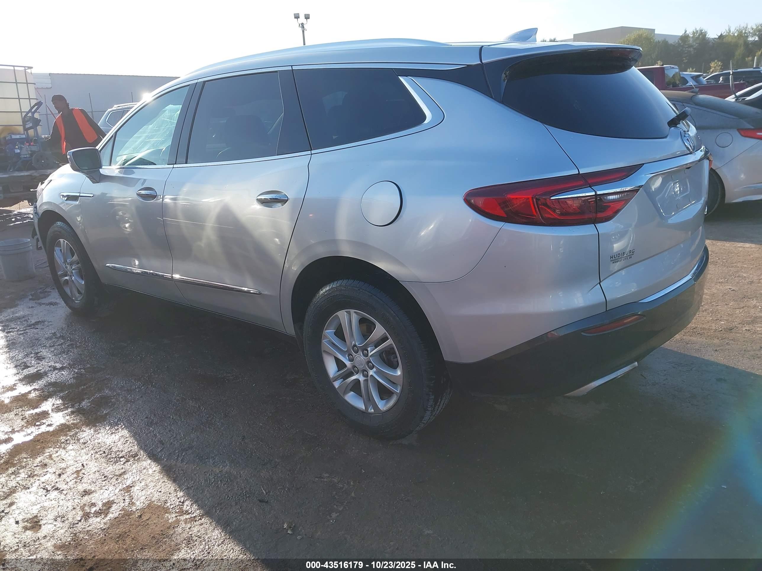 BUICK ENCLAVE image 3