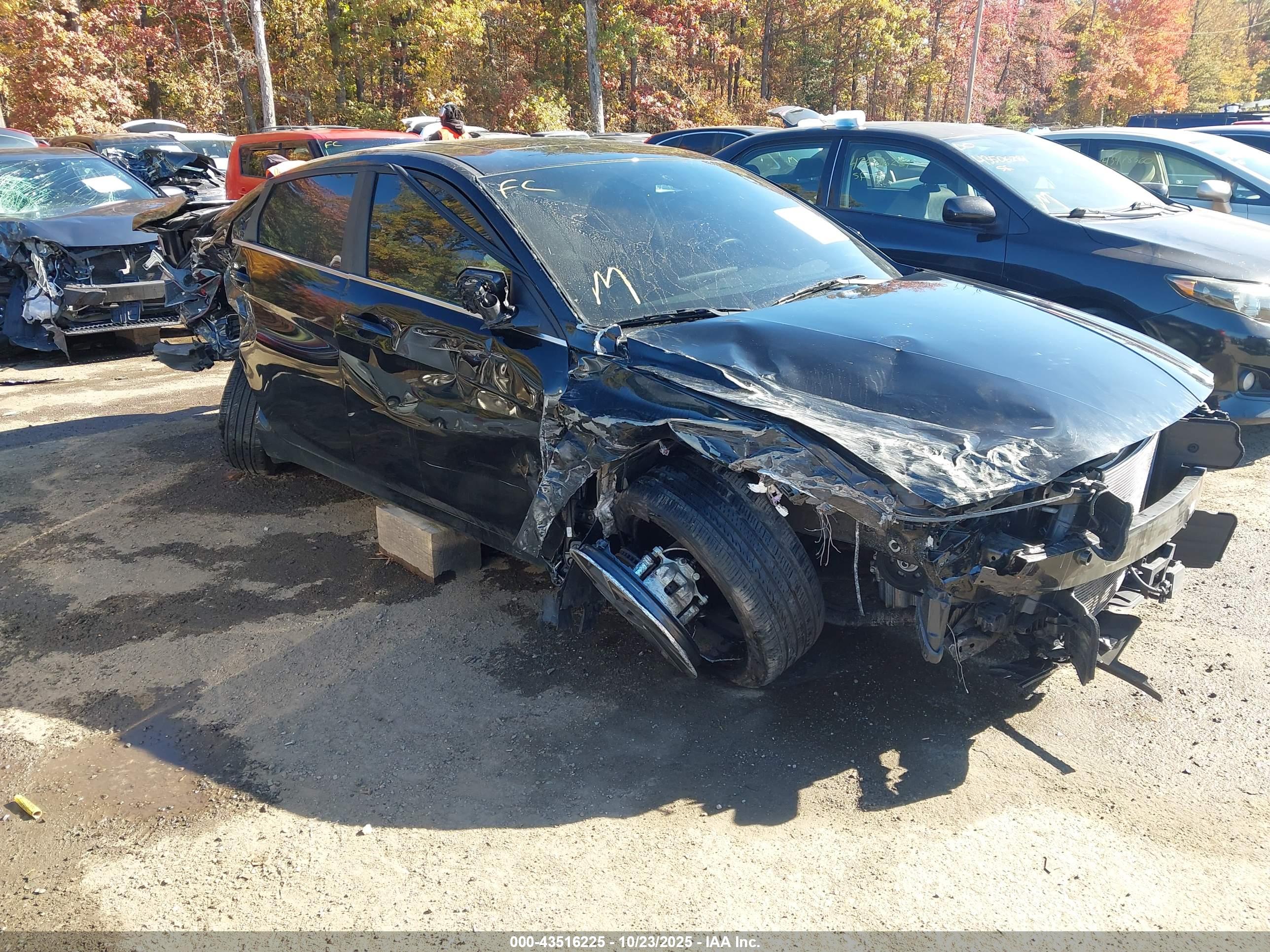 HYUNDAI ELANTRA image 6