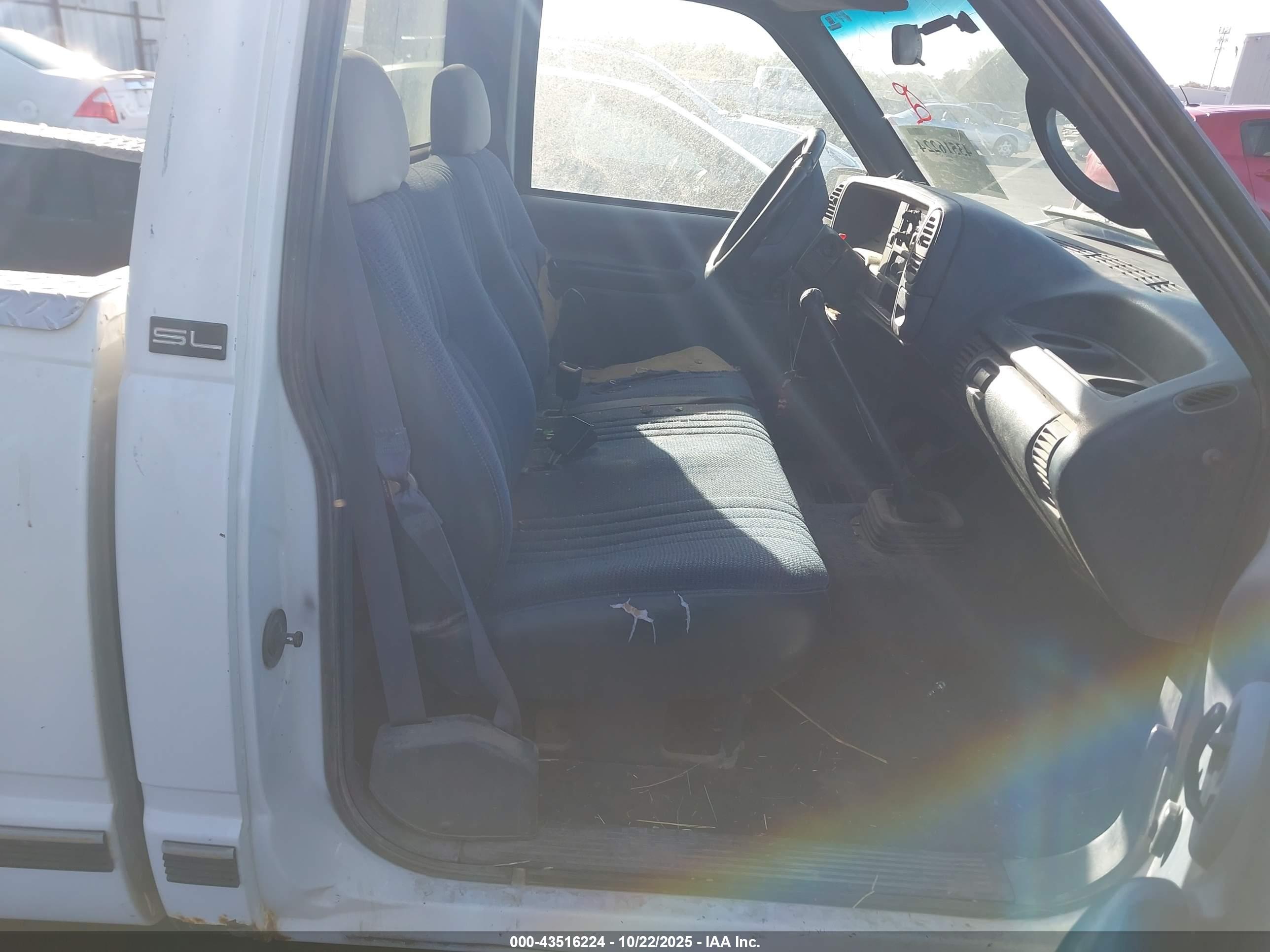 GMC SIERRA image 8
