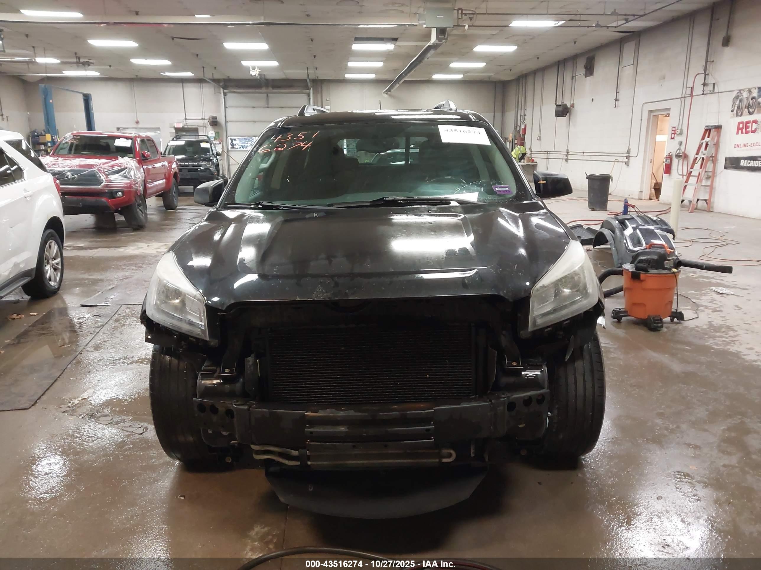 GMC ACADIA image 6